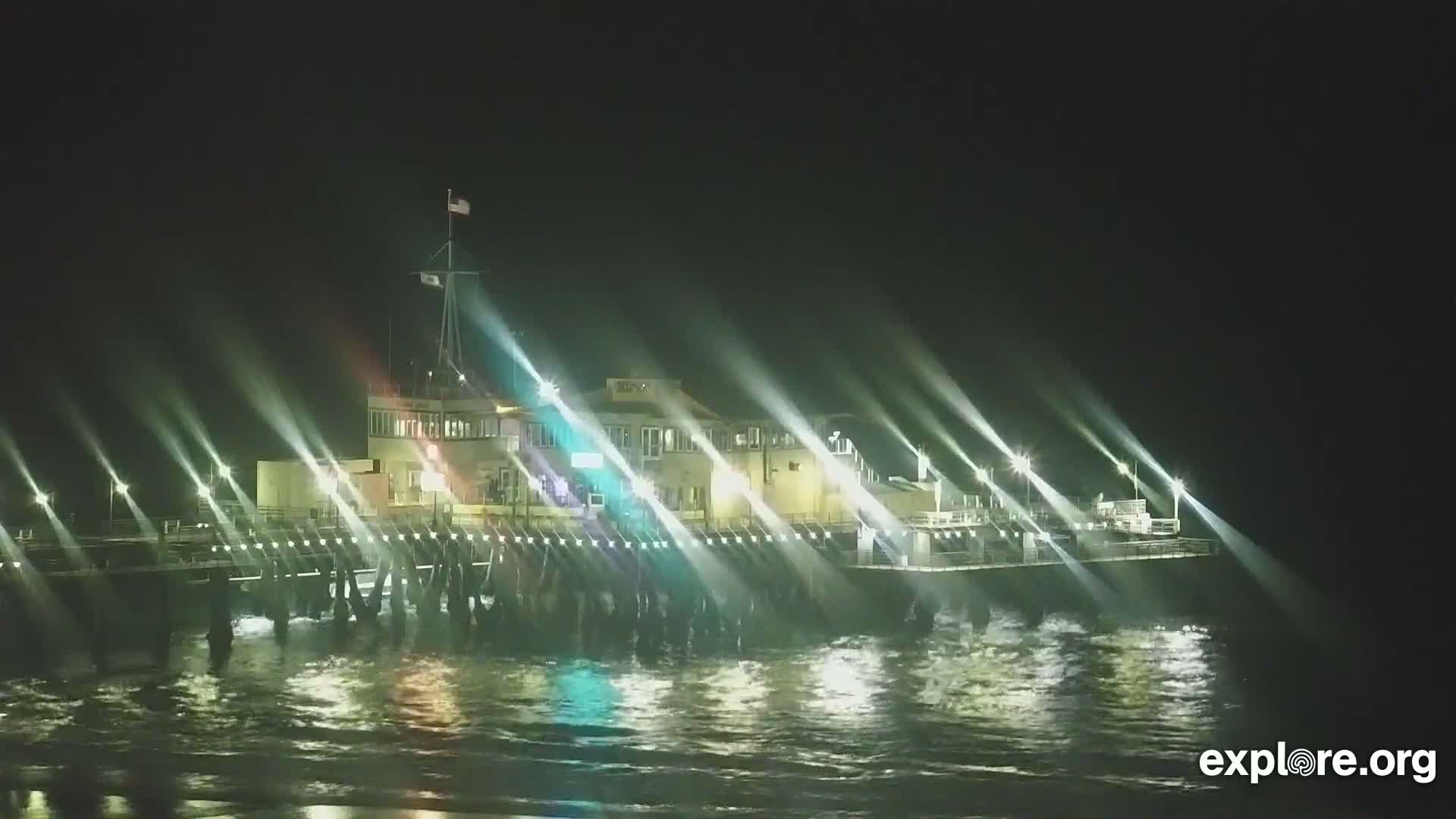 Santa Monica Beach & Pasific Palisades View Live Cam - Santa Monica, Los Angeles, California, USA