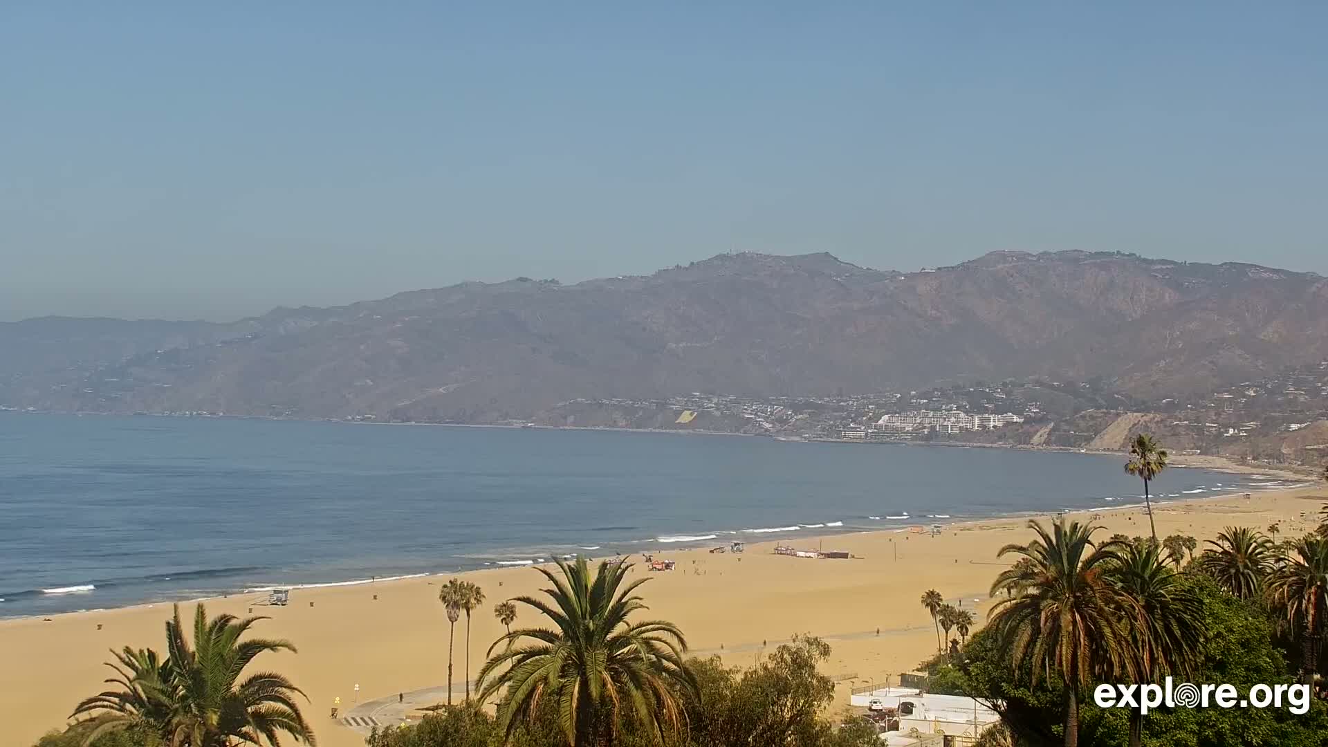 Santa Monica Beach & Pasific Palisades View Live Cam - Santa Monica, Los Angeles, California, USA