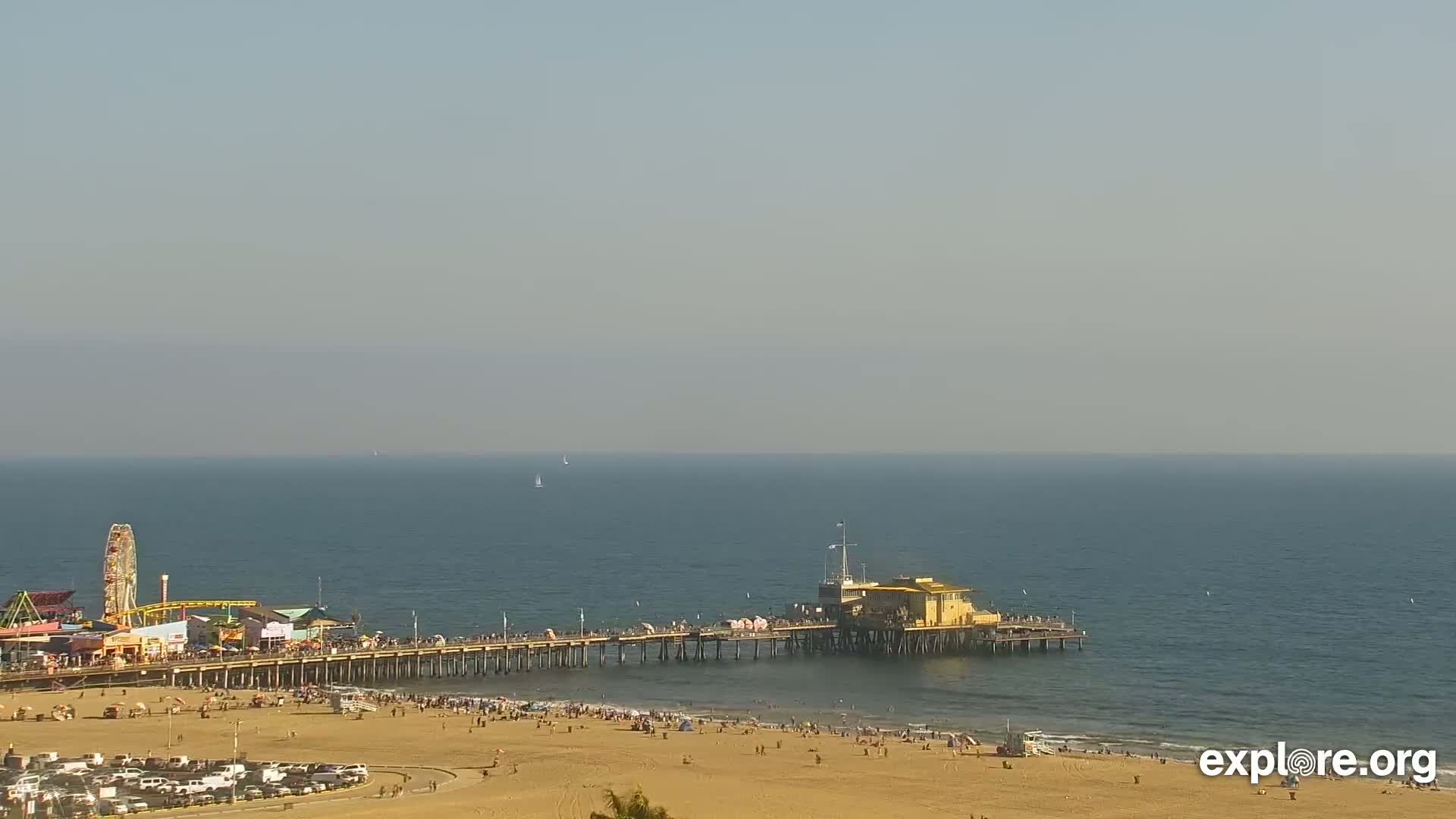 Santa Monica Beach & Pasific Palisades View Live Cam - Santa Monica, Los Angeles, California, USA