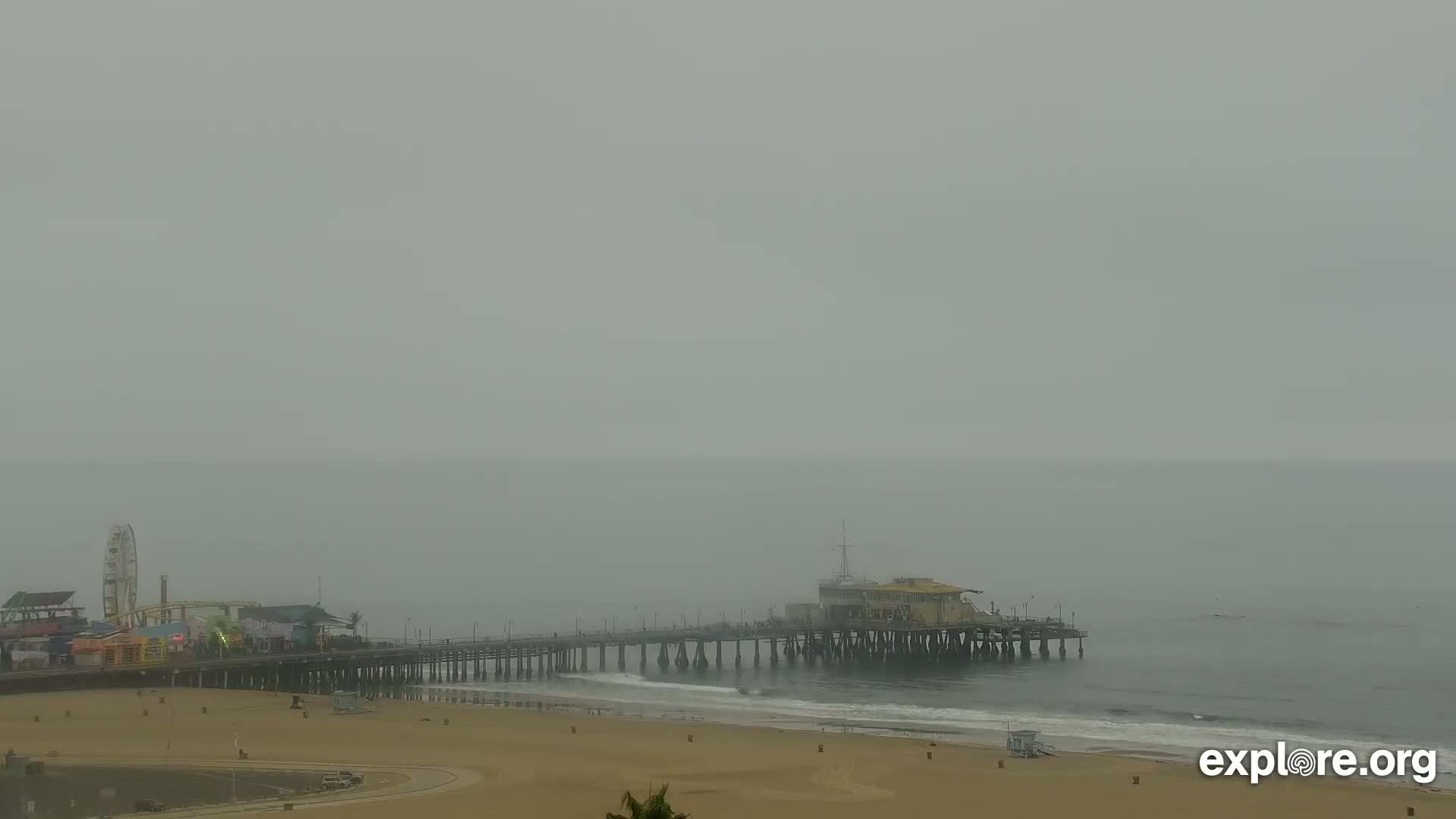 Santa Monica Beach & Pasific Palisades View Live Cam - Santa Monica, Los Angeles, California, USA