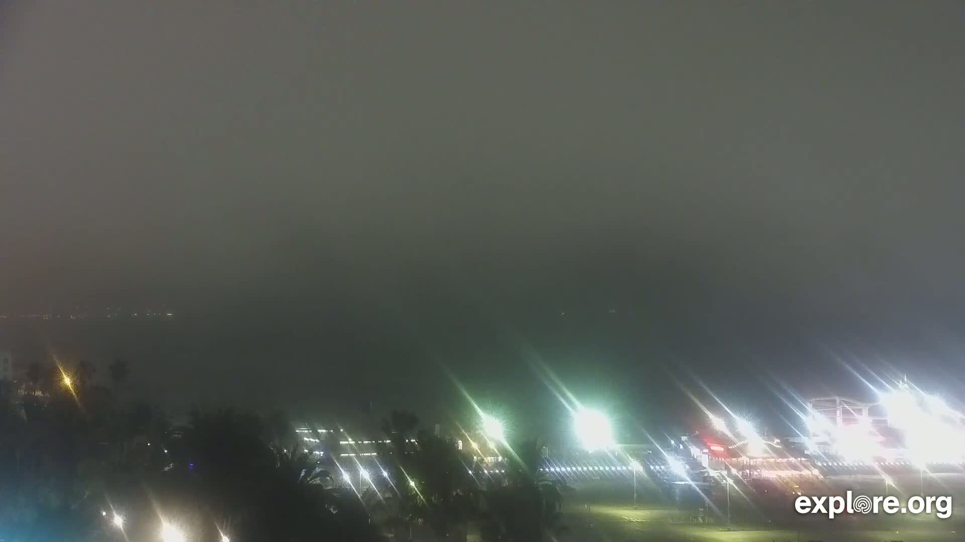Santa Monica Beach & Pasific Palisades View Live Cam - Santa Monica, Los Angeles, California, USA