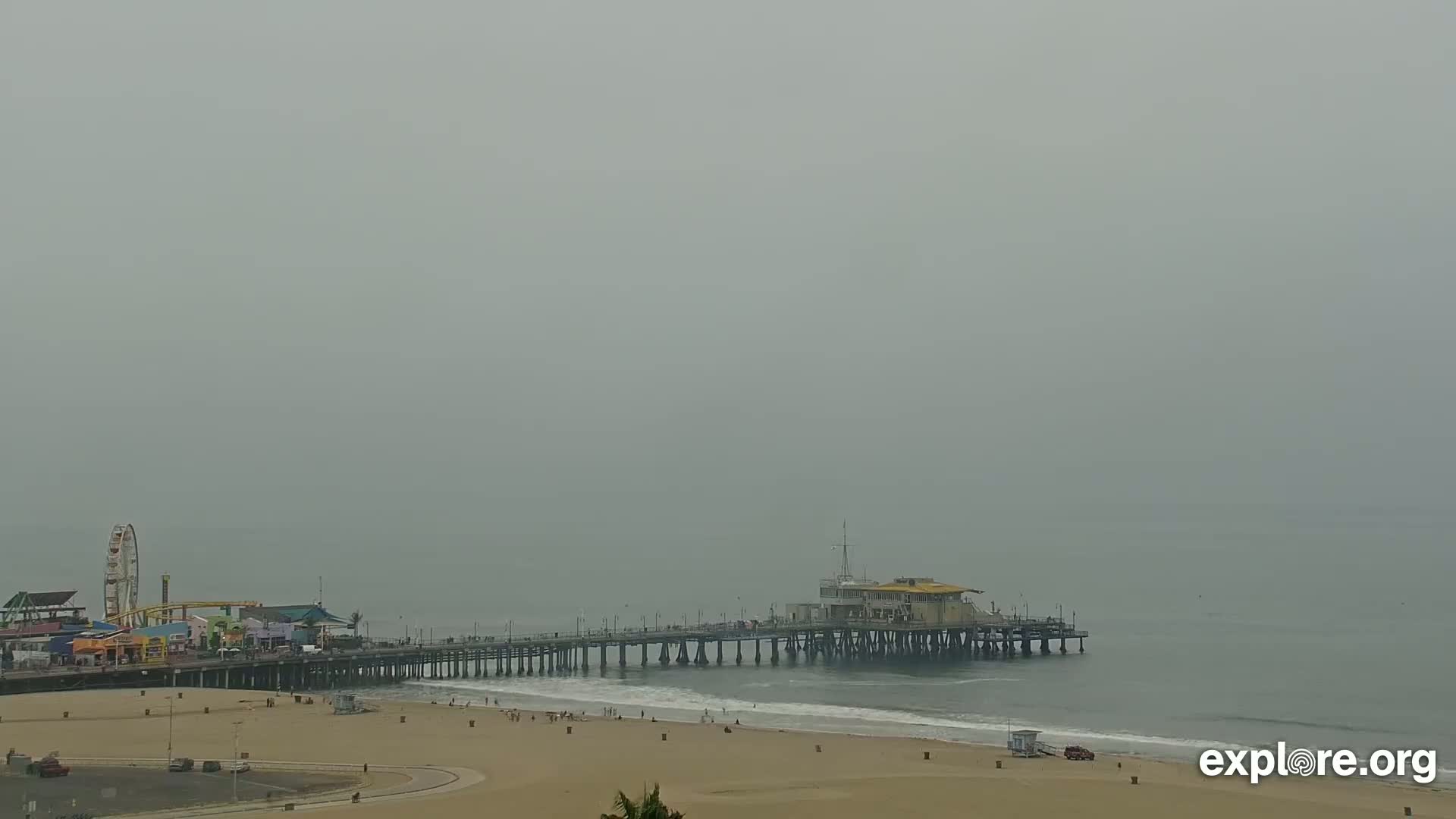Santa Monica Beach & Pasific Palisades View Live Cam - Santa Monica, Los Angeles, California, USA