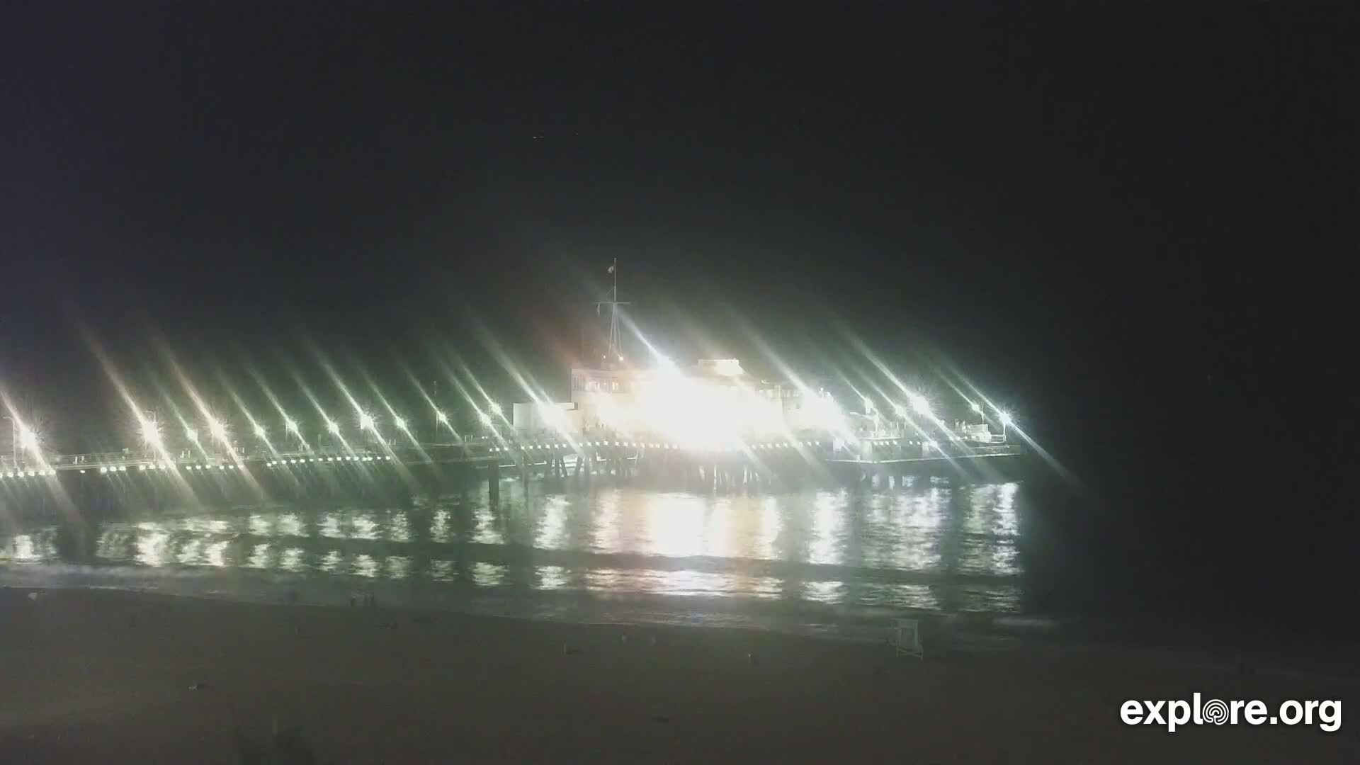 Santa Monica Beach & Pasific Palisades View Live Cam - Santa Monica, Los Angeles, California, USA