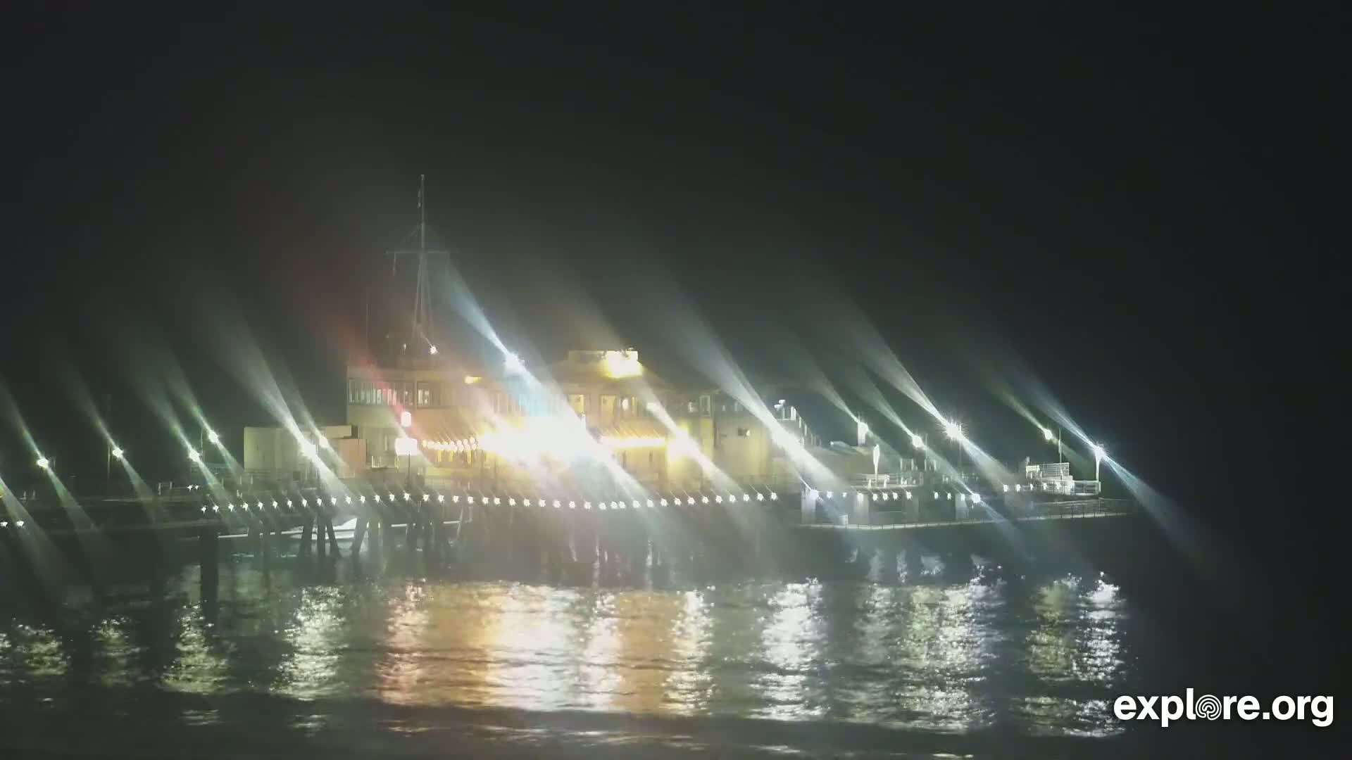 Santa Monica Beach & Pasific Palisades View Live Cam - Santa Monica, Los Angeles, California, USA