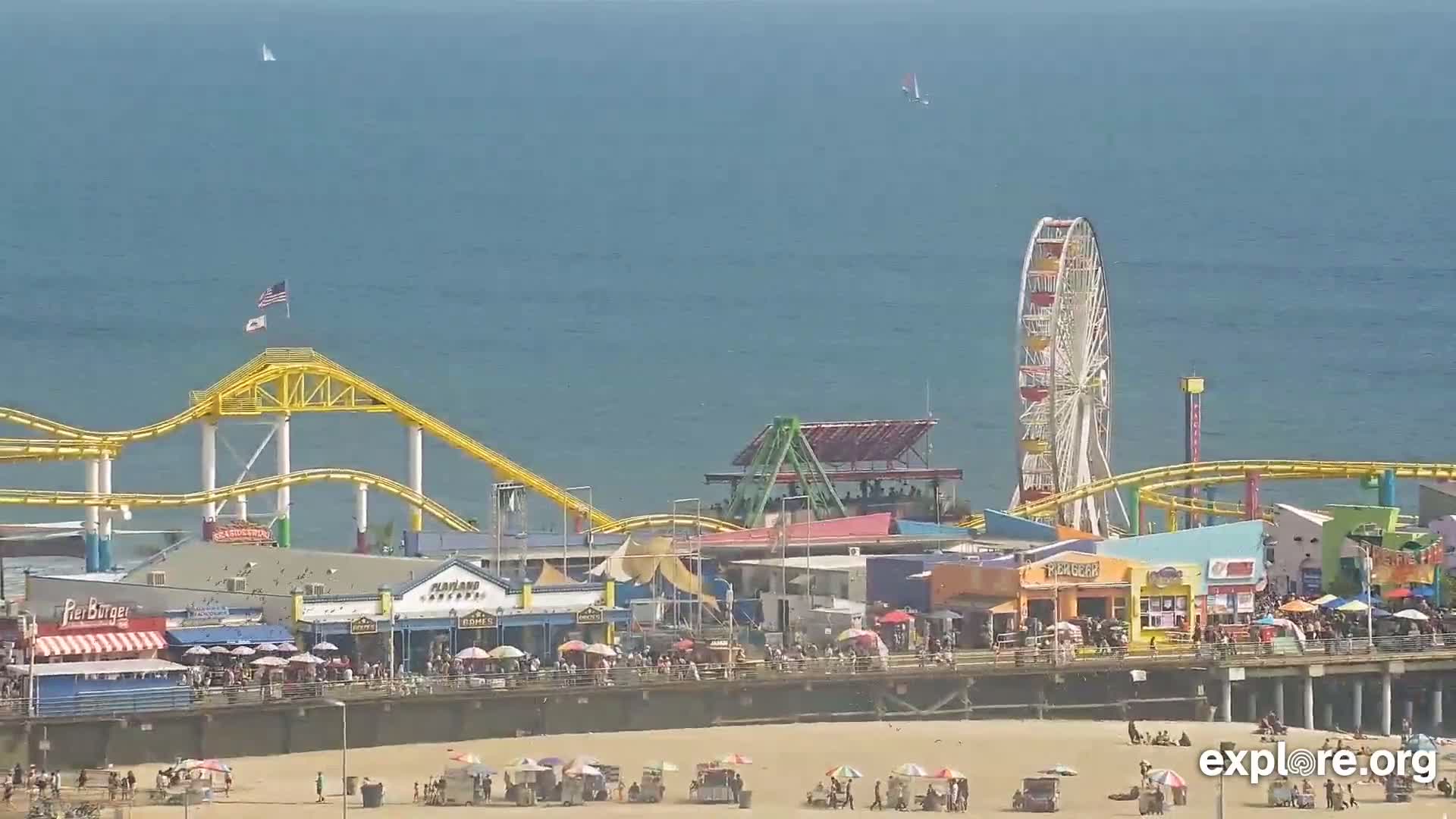 Santa Monica Beach & Pasific Palisades View Live Cam - Santa Monica, Los Angeles, California, USA