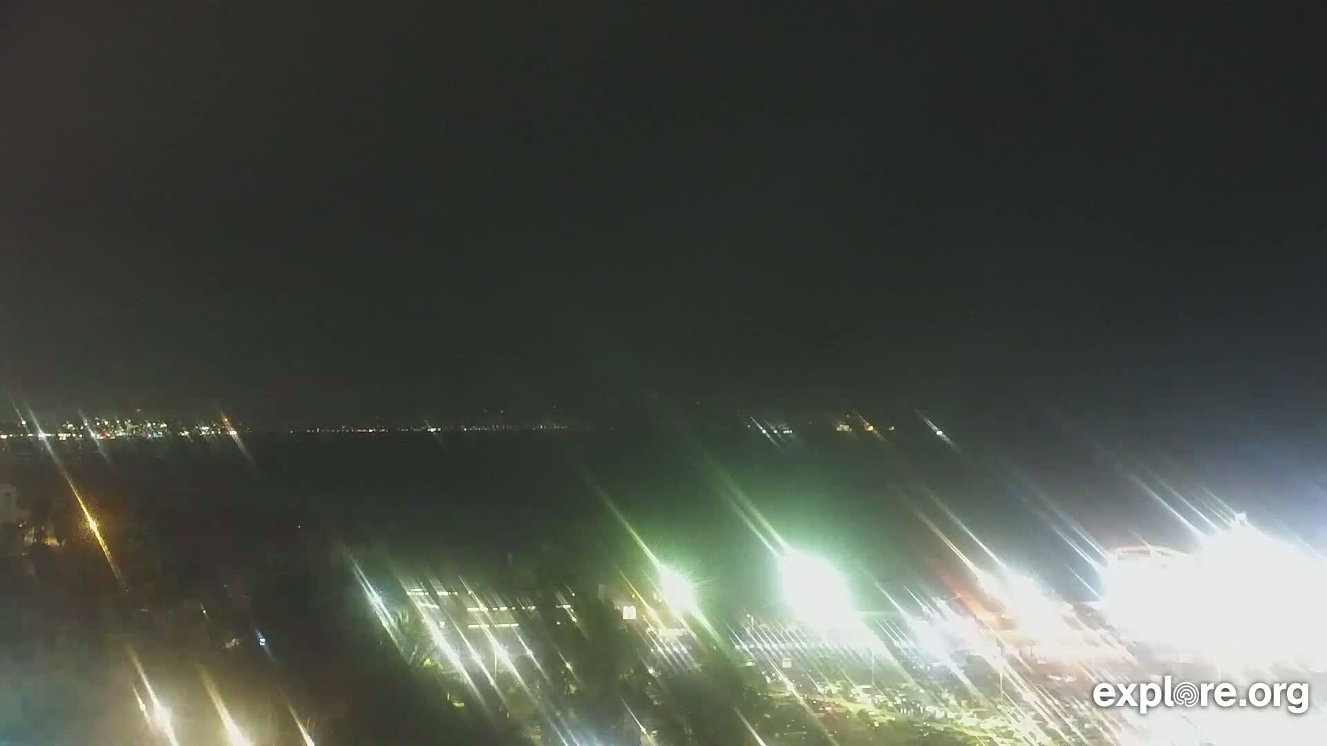 Santa Monica Beach & Pasific Palisades View Live Cam - Santa Monica, Los Angeles, California, USA