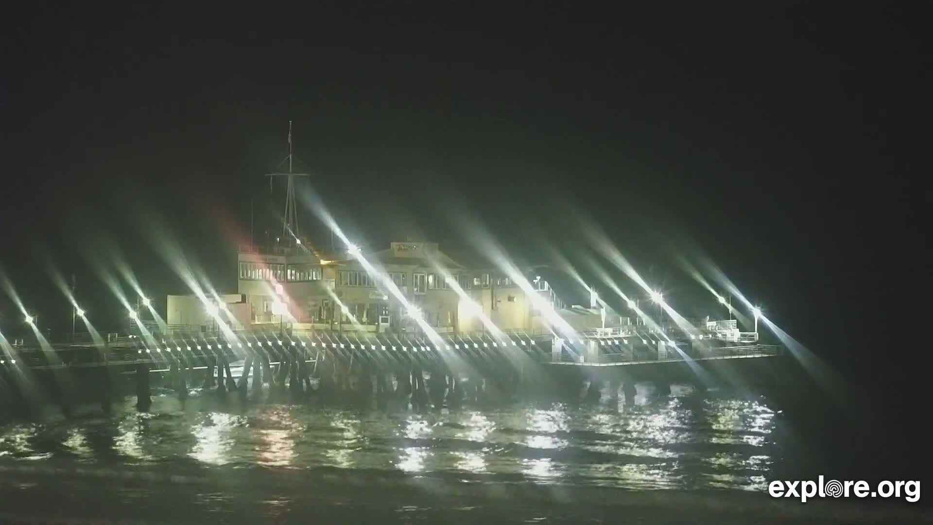 Santa Monica Beach & Pasific Palisades View Live Cam - Santa Monica, Los Angeles, California, USA