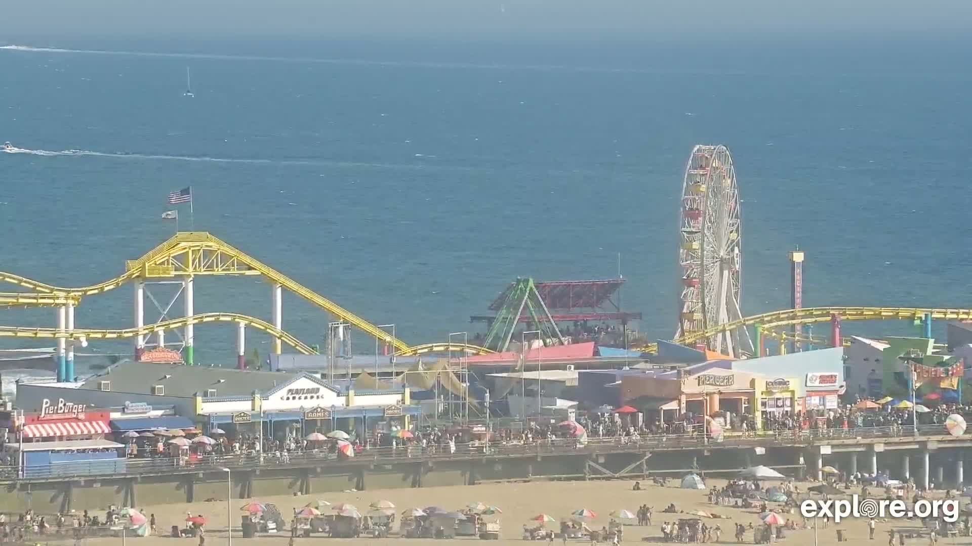 Santa Monica Beach & Pasific Palisades View Live Cam - Santa Monica, Los Angeles, California, USA