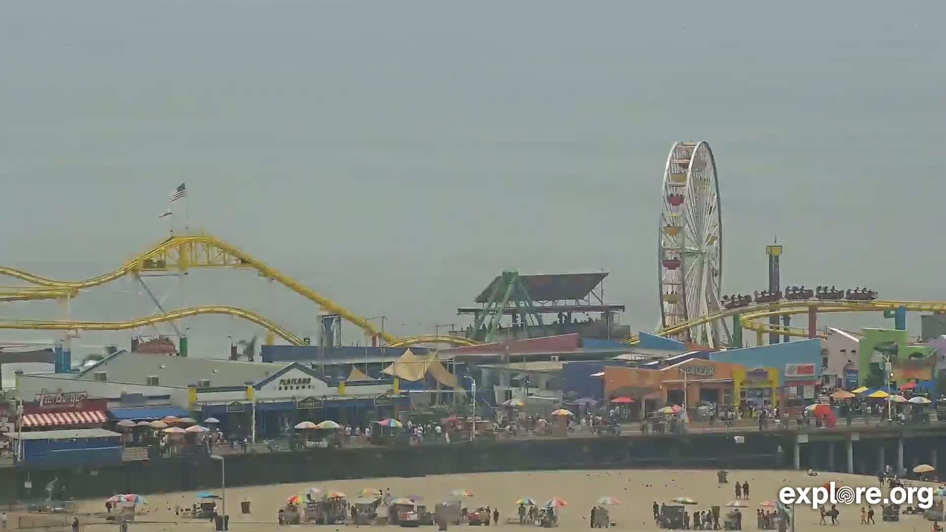 Santa Monica Beach & Pasific Palisades View Live Cam - Santa Monica, Los Angeles, California, USA