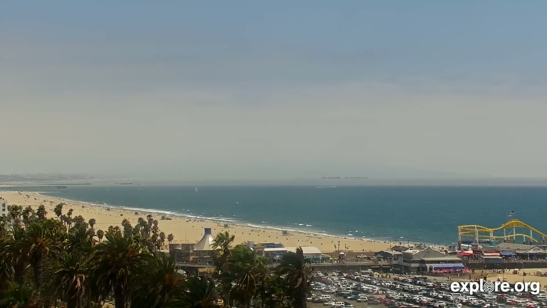 Santa Monica Beach & Pasific Palisades View Live Cam - Santa Monica, Los Angeles, California, USA