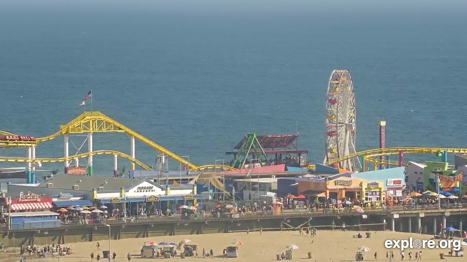 Santa Monica Beach & Pasific Palisades View Live Cam - Santa Monica, Los Angeles, California, USA