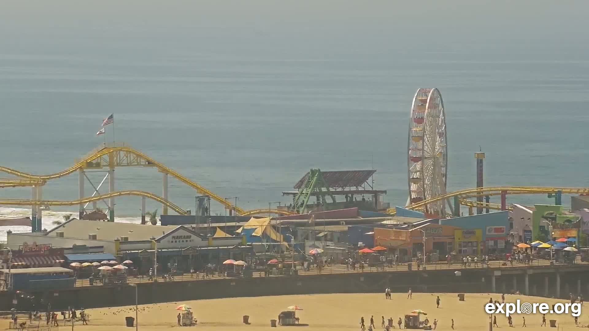Santa Monica Beach & Pasific Palisades View Live Cam - Santa Monica, Los Angeles, California, USA