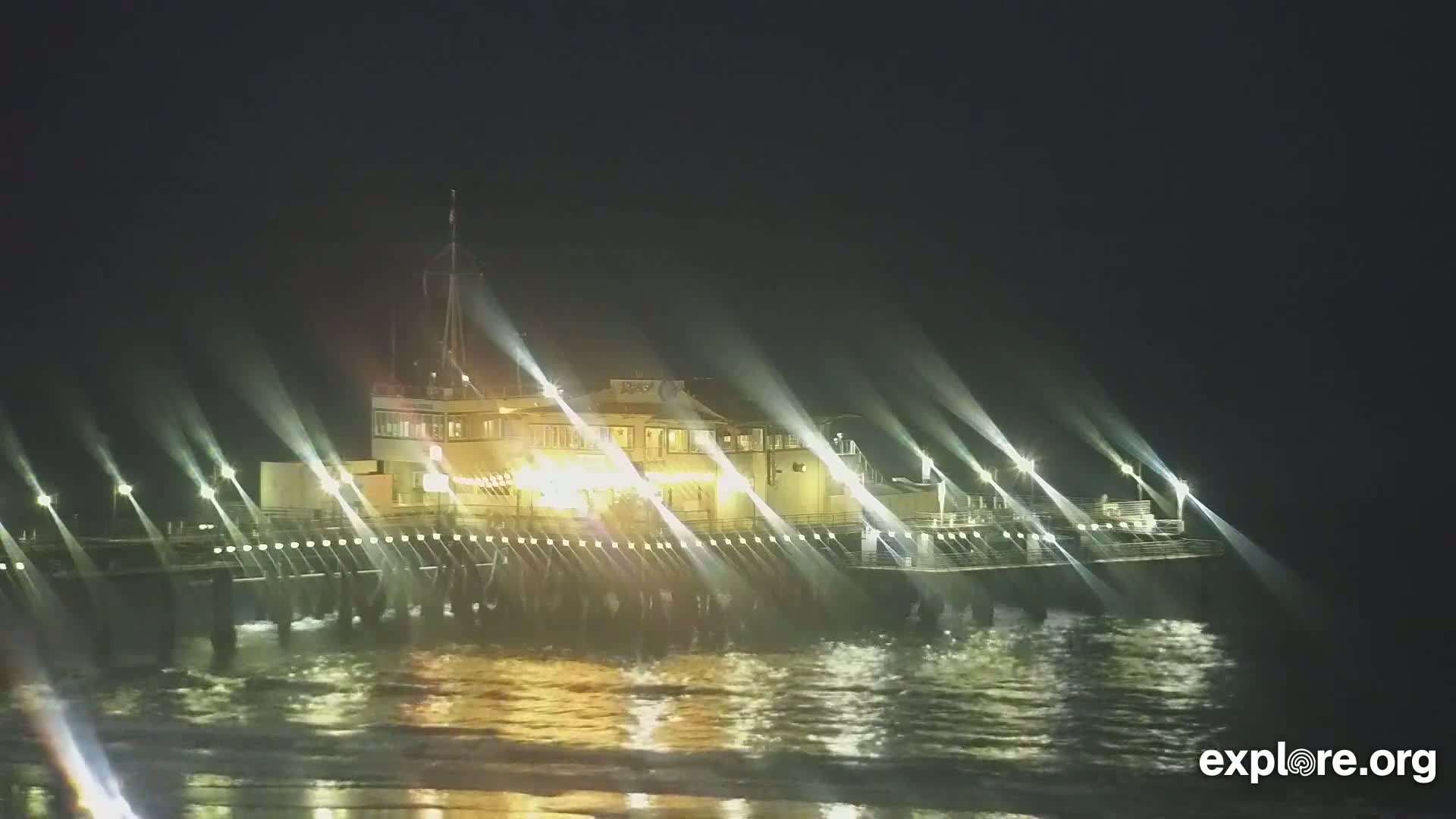 Santa Monica Beach & Pasific Palisades View Live Cam - Santa Monica, Los Angeles, California, USA