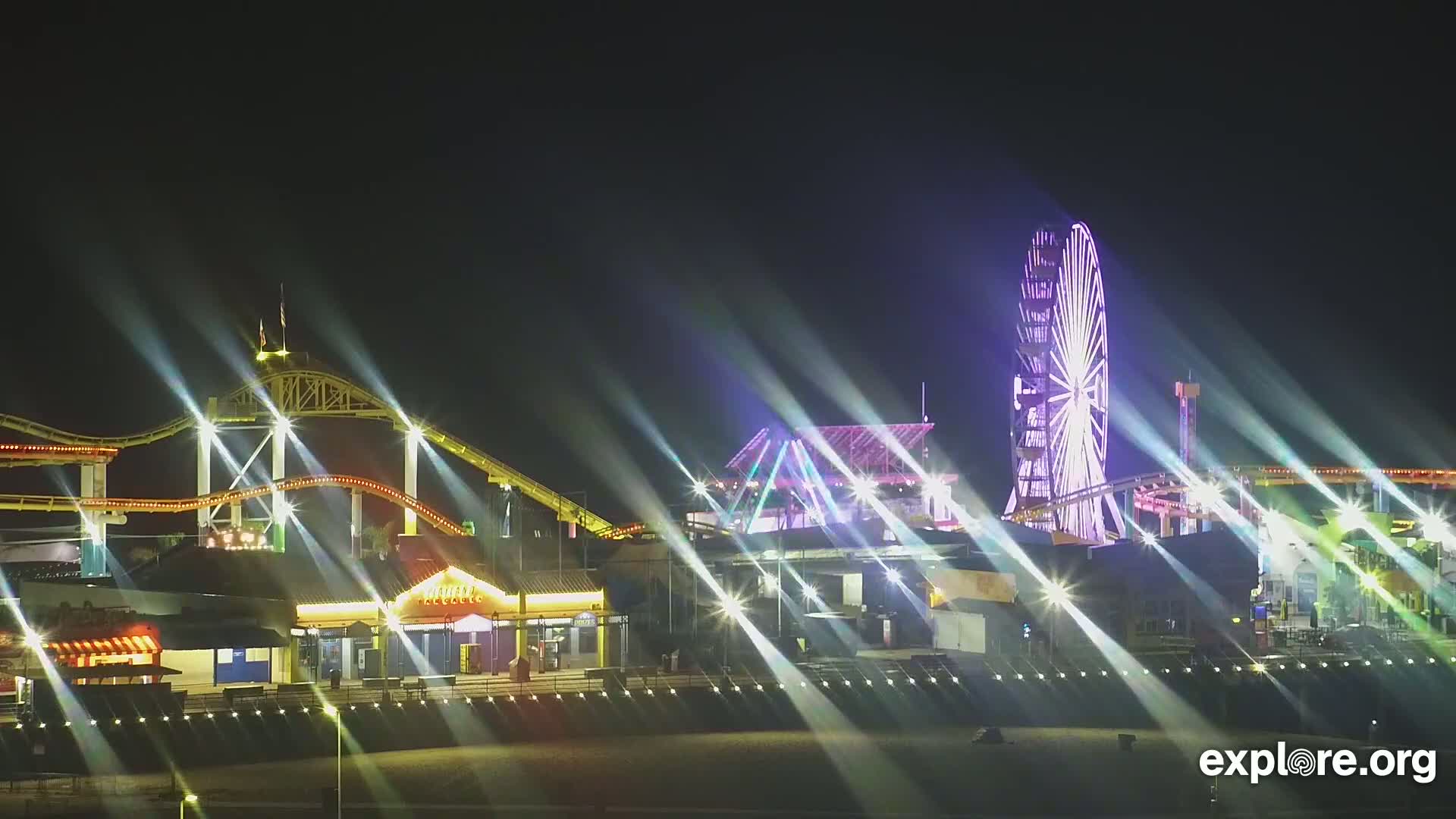 Santa Monica Beach & Pasific Palisades View Live Cam - Santa Monica, Los Angeles, California, USA