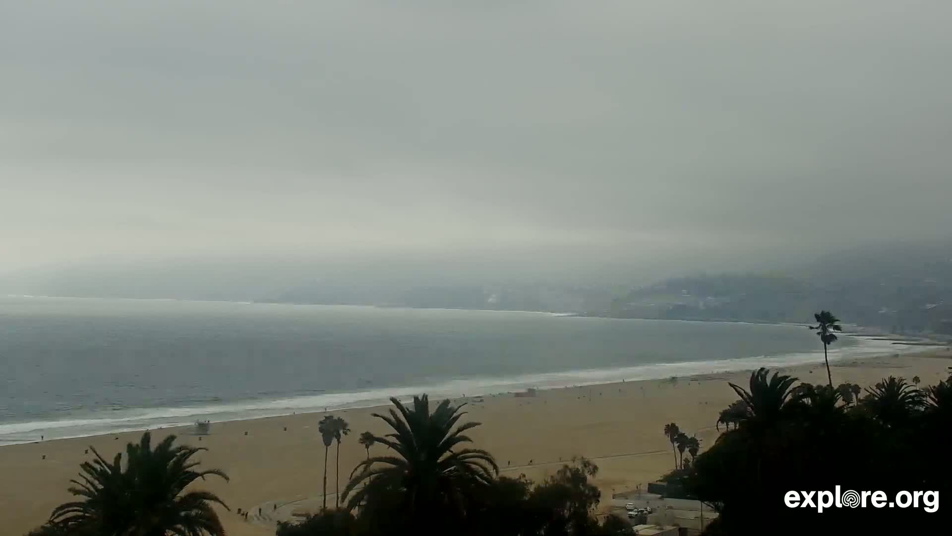 Santa Monica Beach & Pasific Palisades View Live Cam - Santa Monica, Los Angeles, California, USA