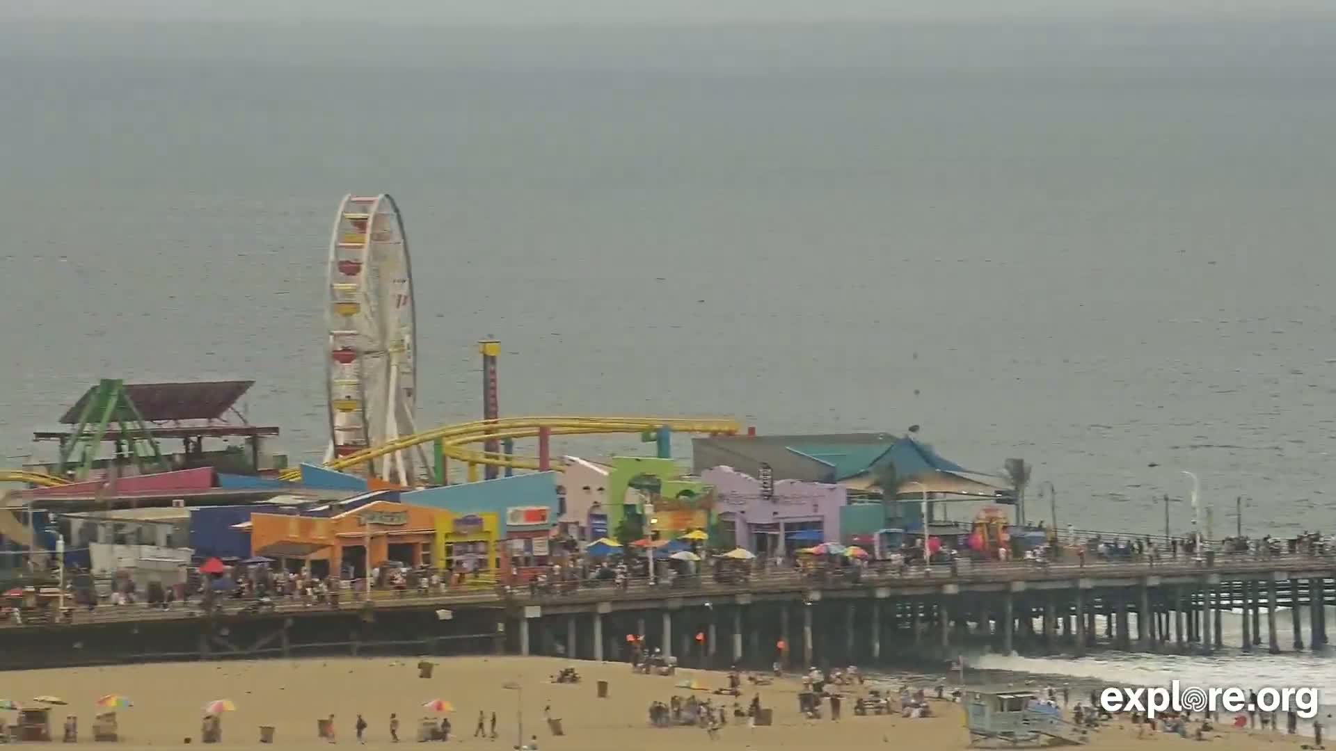 Santa Monica Beach & Pasific Palisades View Live Cam - Santa Monica, Los Angeles, California, USA