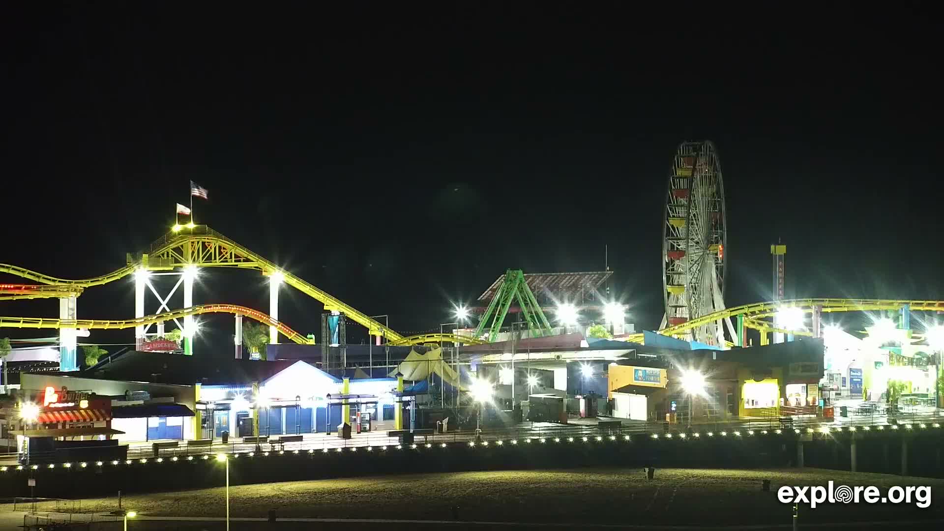 Santa Monica Beach & Pasific Palisades View Live Cam - Santa Monica, Los Angeles, California, USA