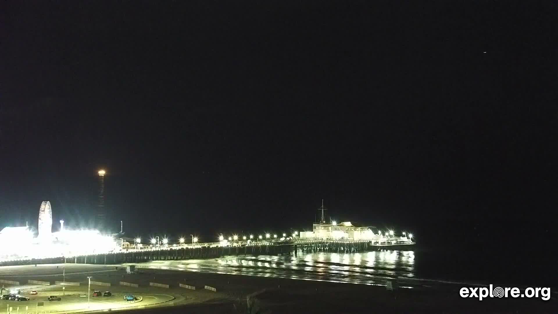 Santa Monica Beach & Pasific Palisades View Live Cam - Santa Monica, Los Angeles, California, USA