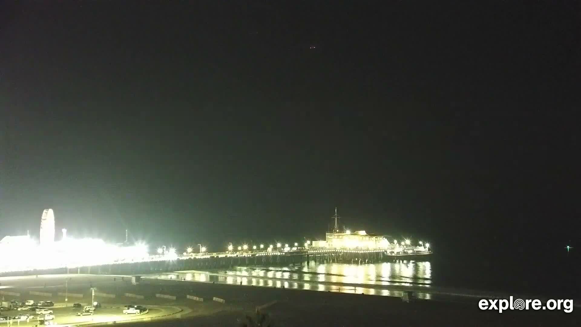 Santa Monica Beach & Pasific Palisades View Live Cam - Santa Monica, Los Angeles, California, USA