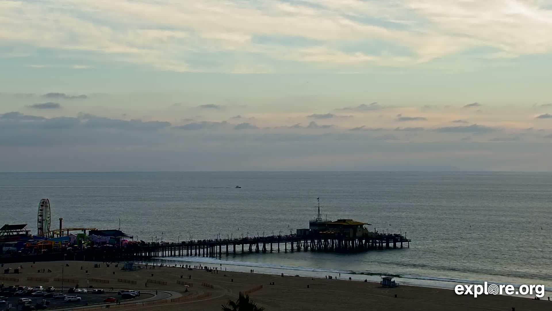 Santa Monica Beach & Pasific Palisades View Live Cam - Santa Monica, Los Angeles, California, USA