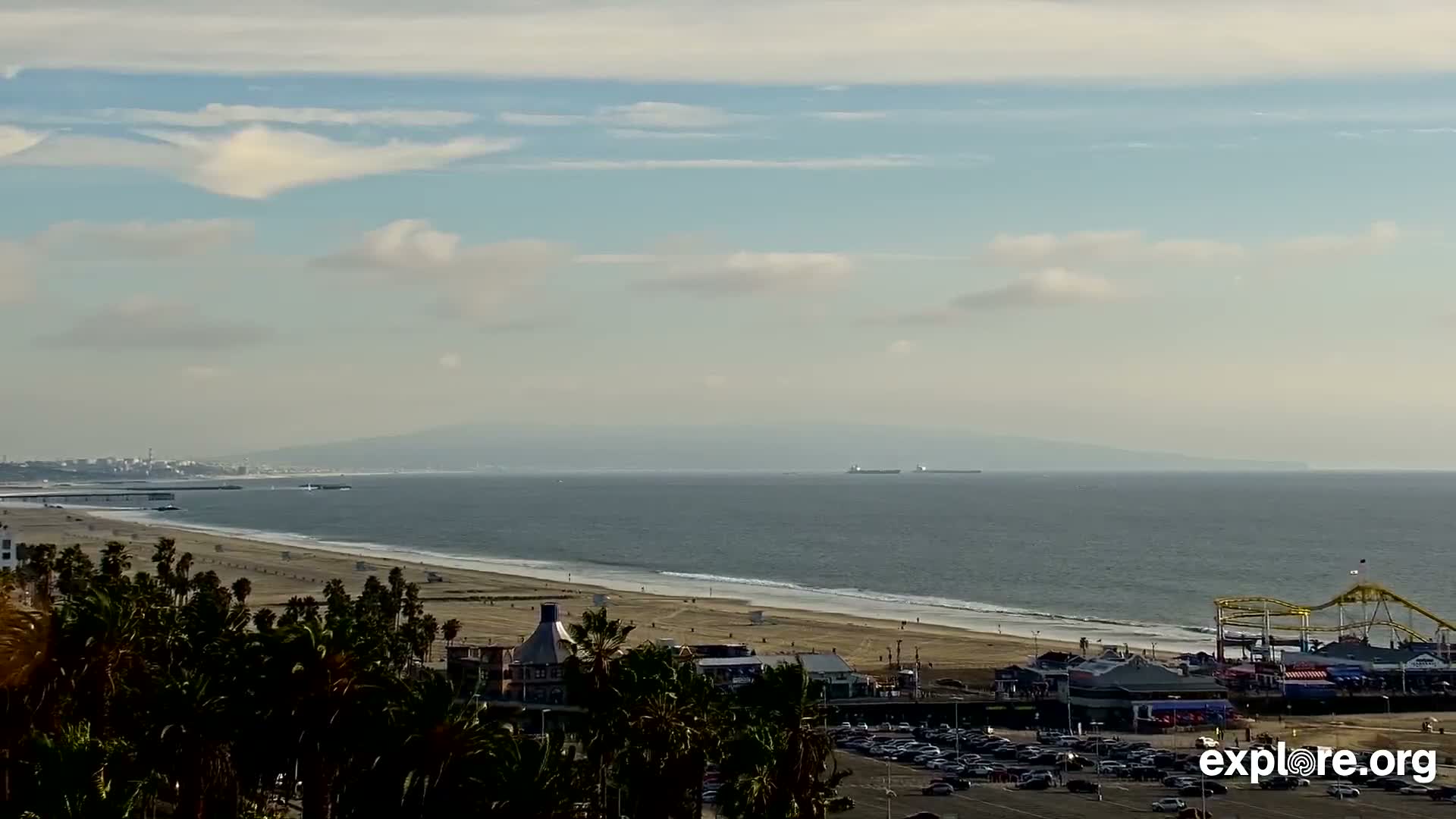 Santa Monica Beach & Pasific Palisades View Live Cam - Santa Monica, Los Angeles, California, USA