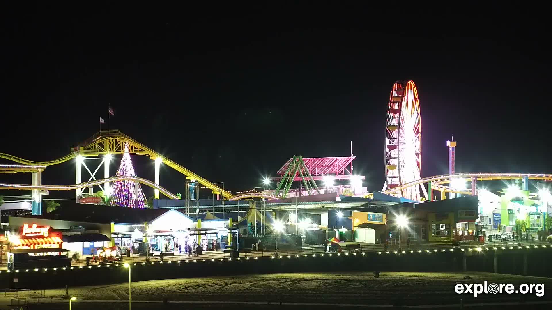 Santa Monica Beach & Pasific Palisades View Live Cam - Santa Monica, Los Angeles, California, USA