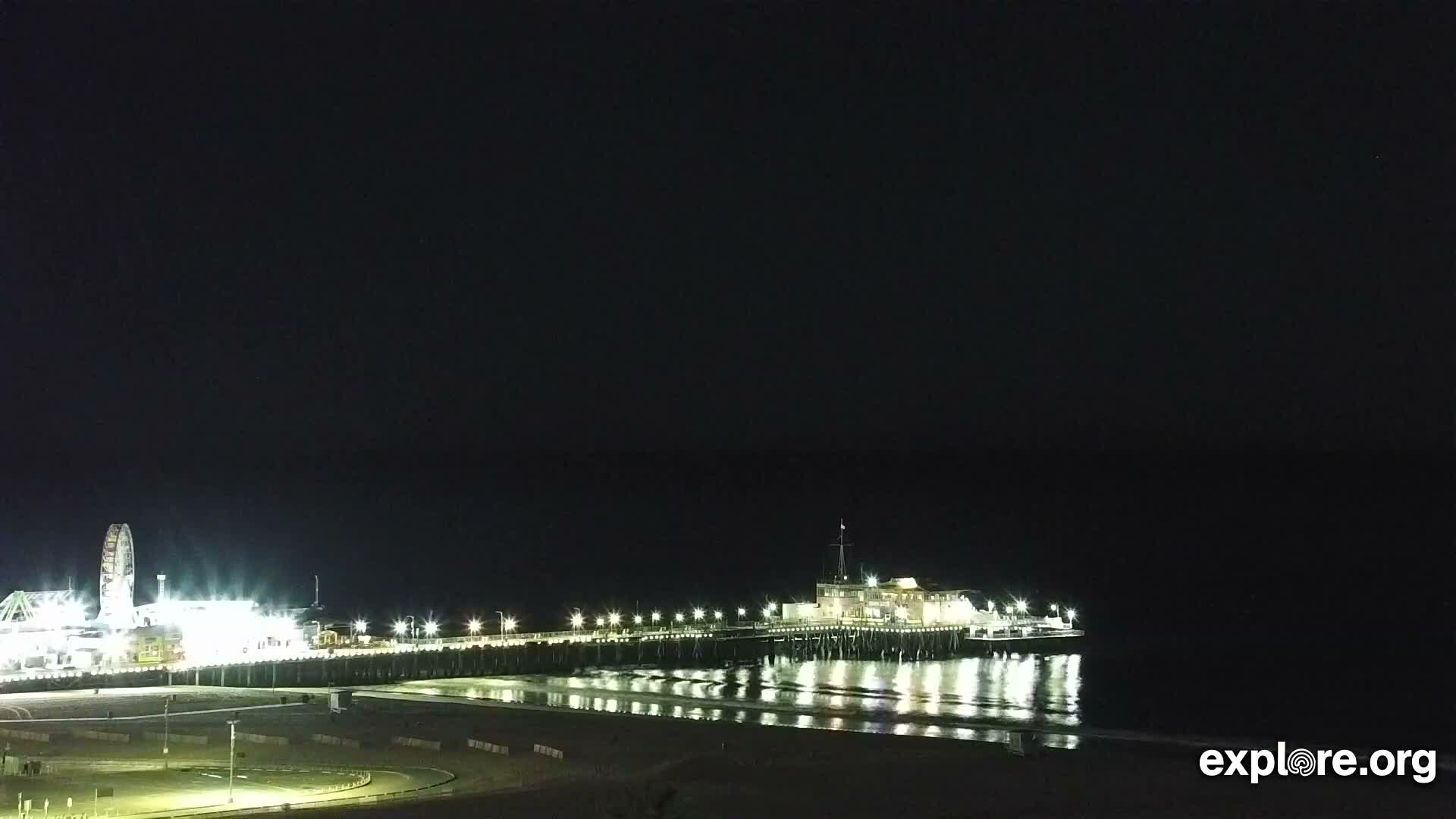 Santa Monica Beach & Pasific Palisades View Live Cam - Santa Monica, Los Angeles, California, USA