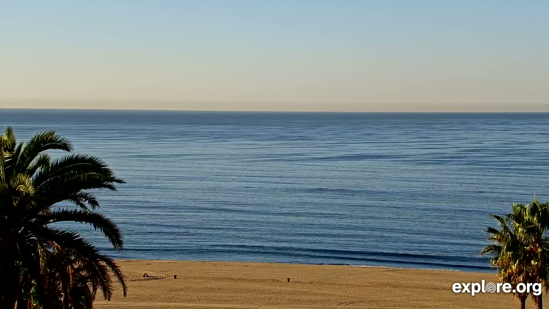 Santa Monica Beach & Pasific Palisades View Live Cam - Santa Monica, Los Angeles, California, USA