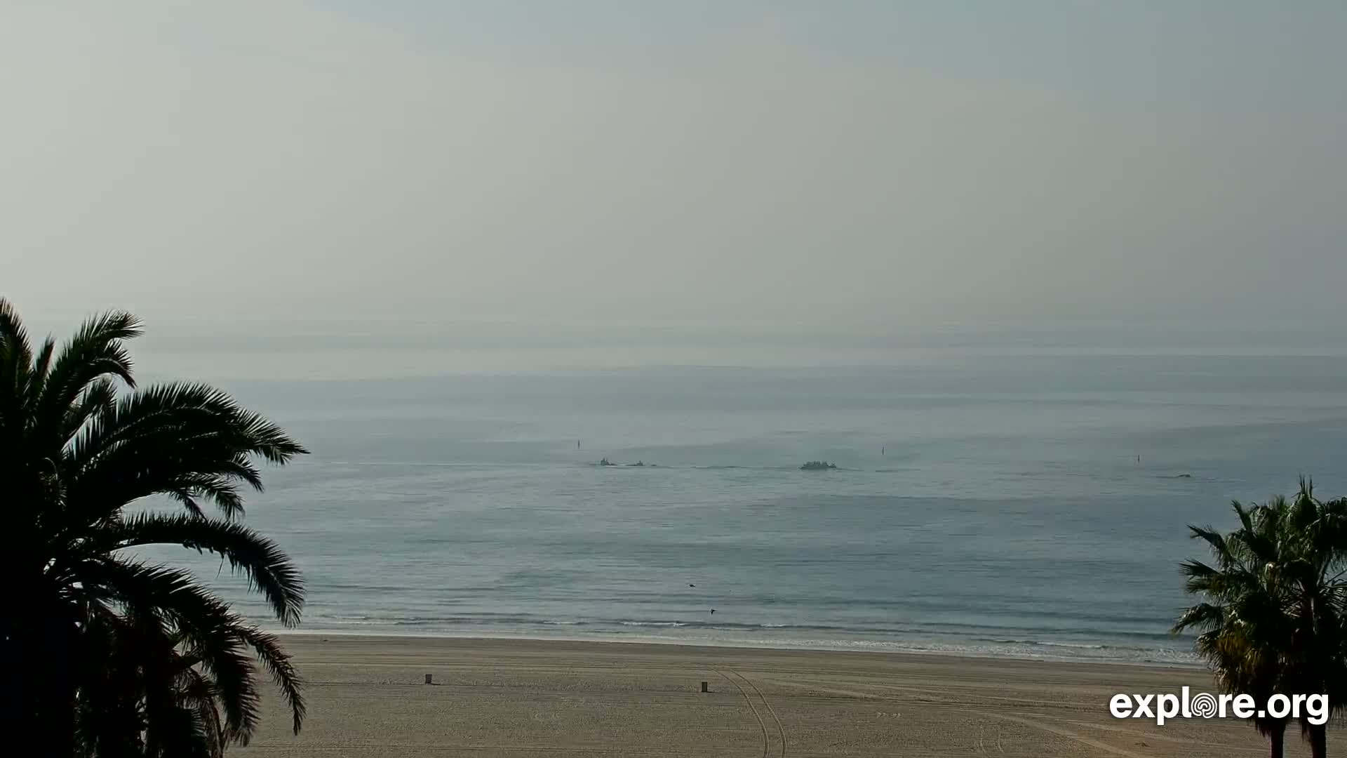 Santa Monica Beach & Pasific Palisades View Live Cam - Santa Monica, Los Angeles, California, USA