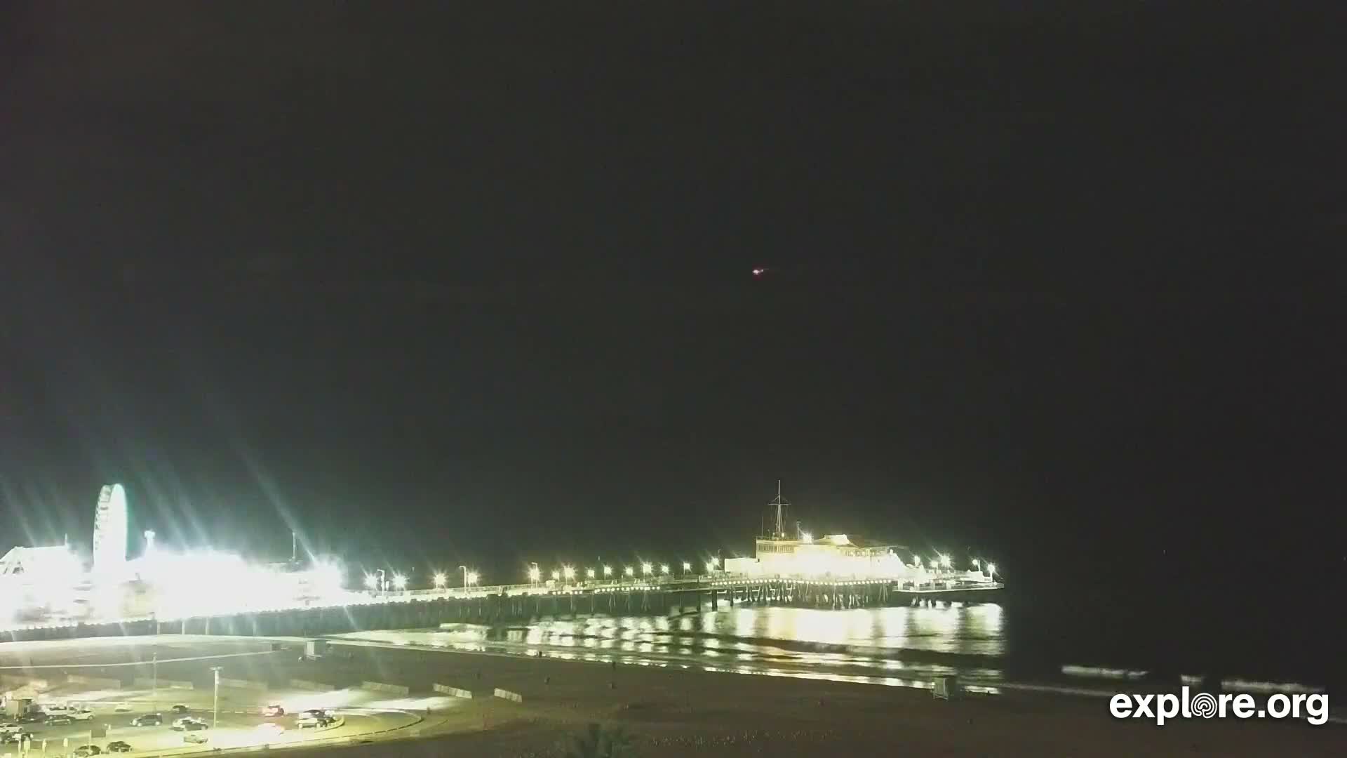 Santa Monica Beach & Pasific Palisades View Live Cam - Santa Monica, Los Angeles, California, USA