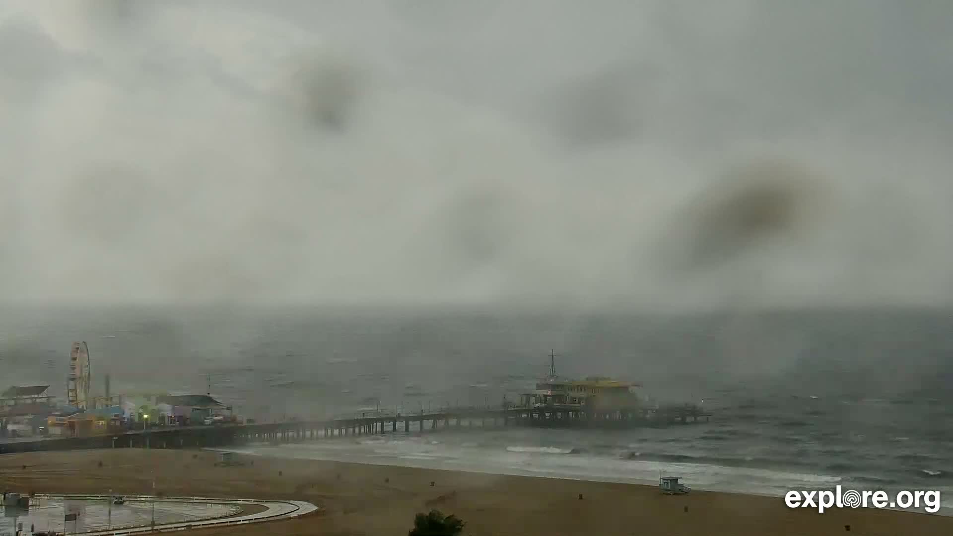 Santa Monica Beach & Pasific Palisades View Live Cam - Santa Monica, Los Angeles, California, USA