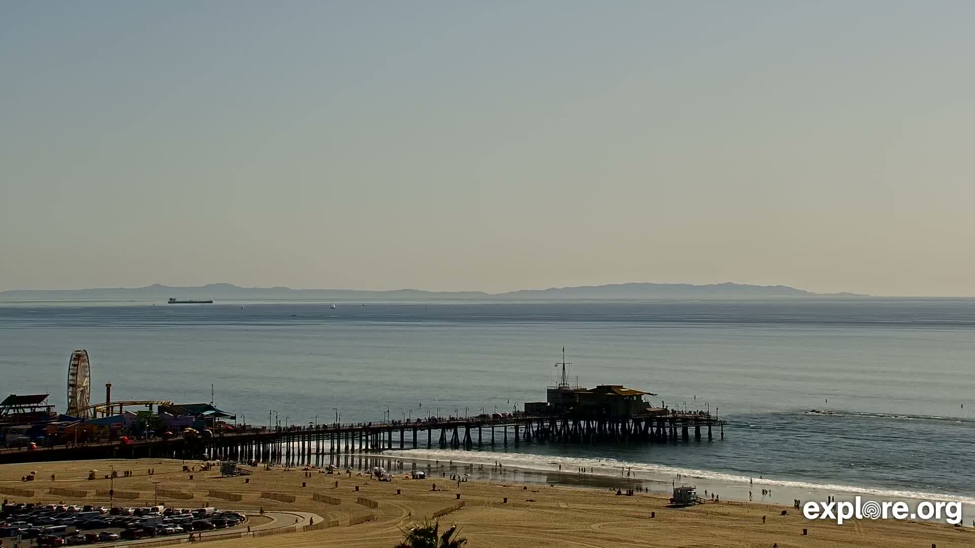 Santa Monica Beach & Pasific Palisades View Live Cam - Santa Monica, Los Angeles, California, USA
