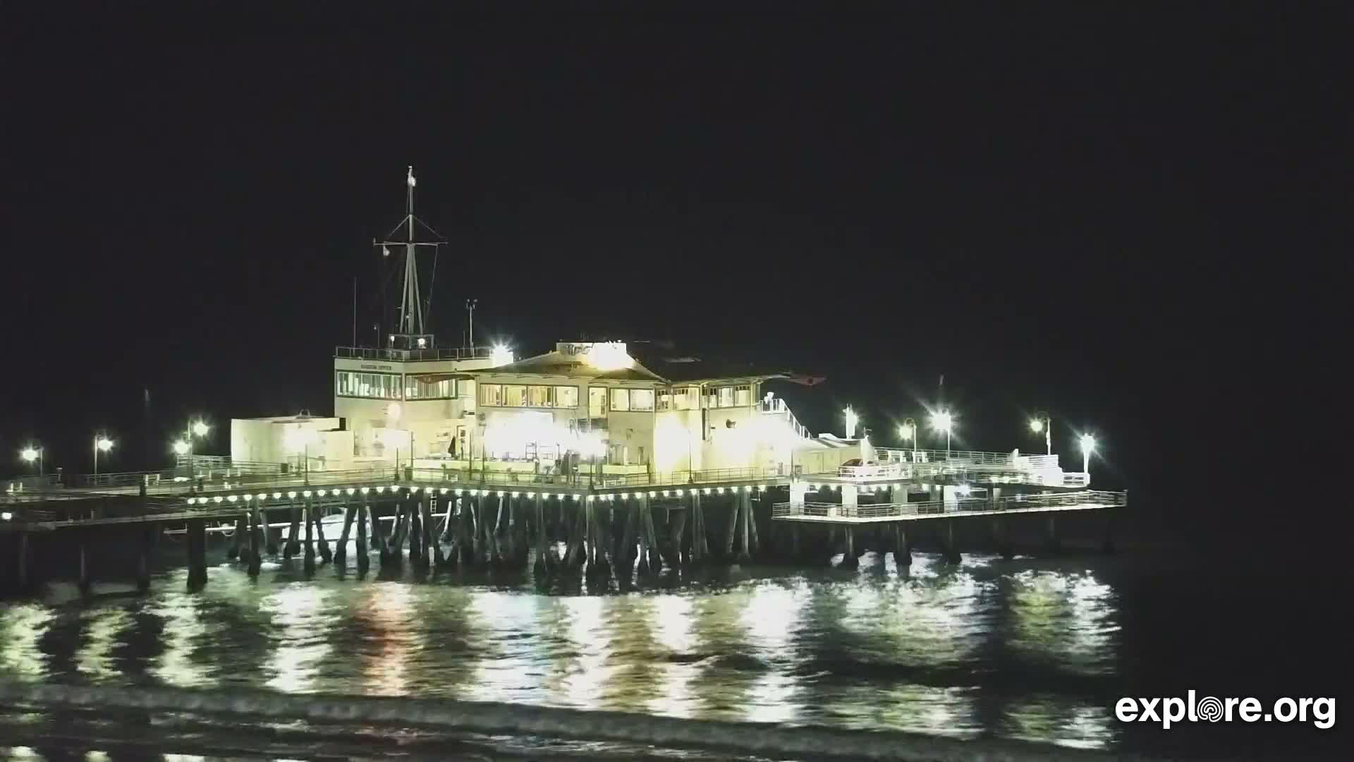 Santa Monica Beach & Pasific Palisades View Live Cam - Santa Monica, Los Angeles, California, USA