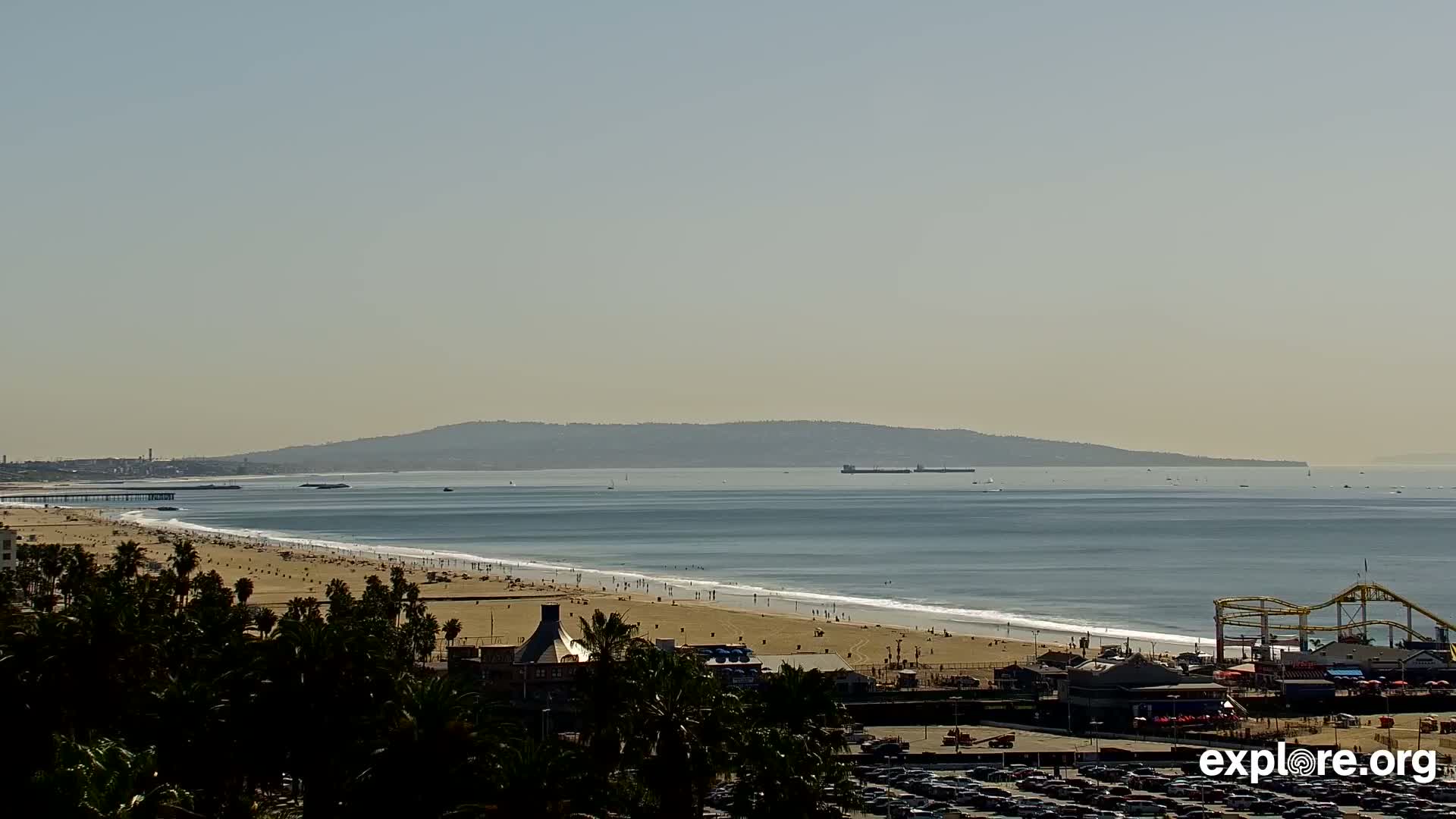 Santa Monica Beach & Pasific Palisades View Live Cam - Santa Monica, Los Angeles, California, USA