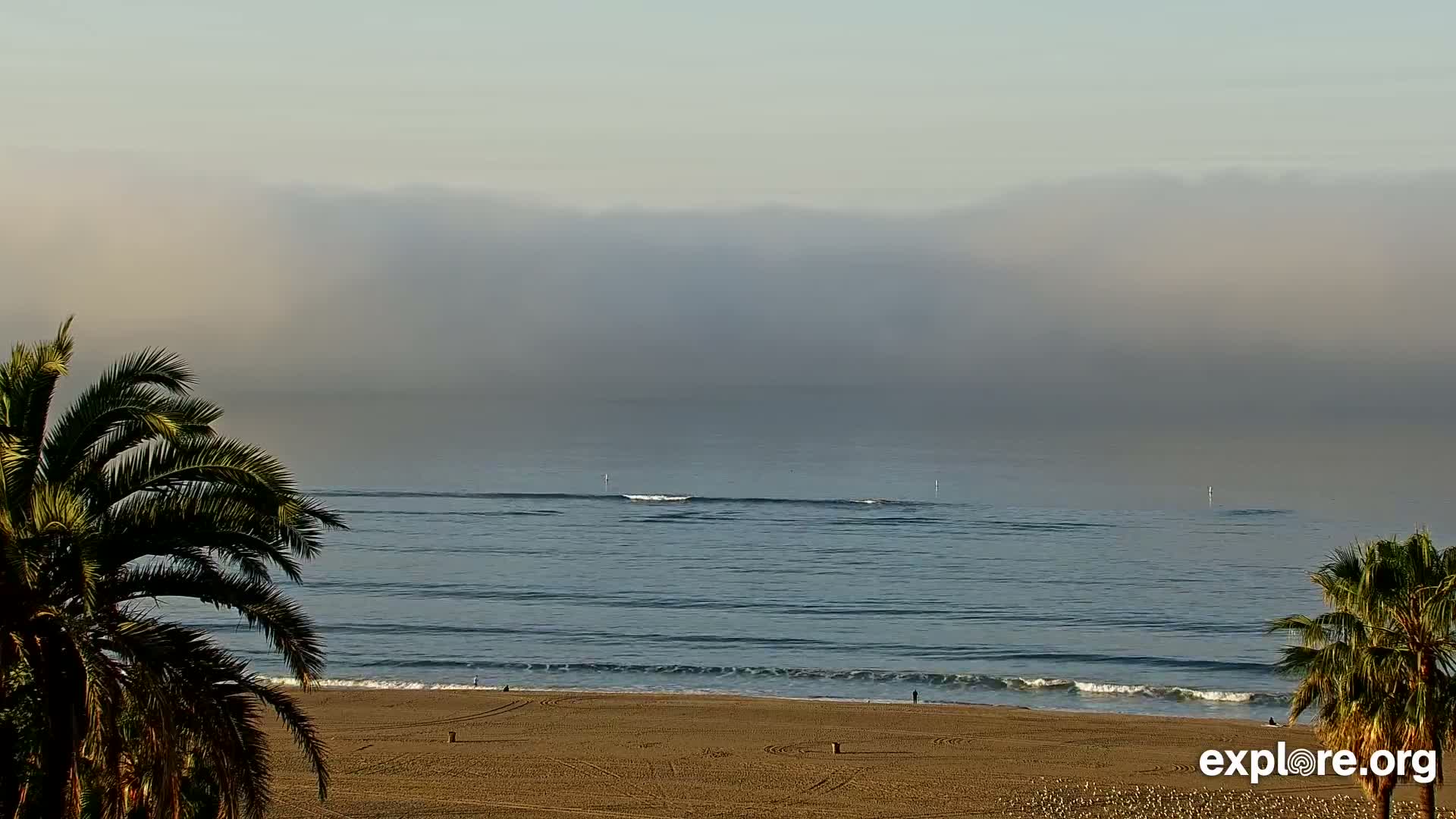 Santa Monica Beach & Pasific Palisades View Live Cam - Santa Monica, Los Angeles, California, USA