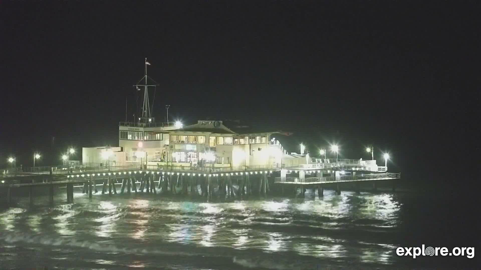 Santa Monica Beach & Pasific Palisades View Live Cam - Santa Monica, Los Angeles, California, USA
