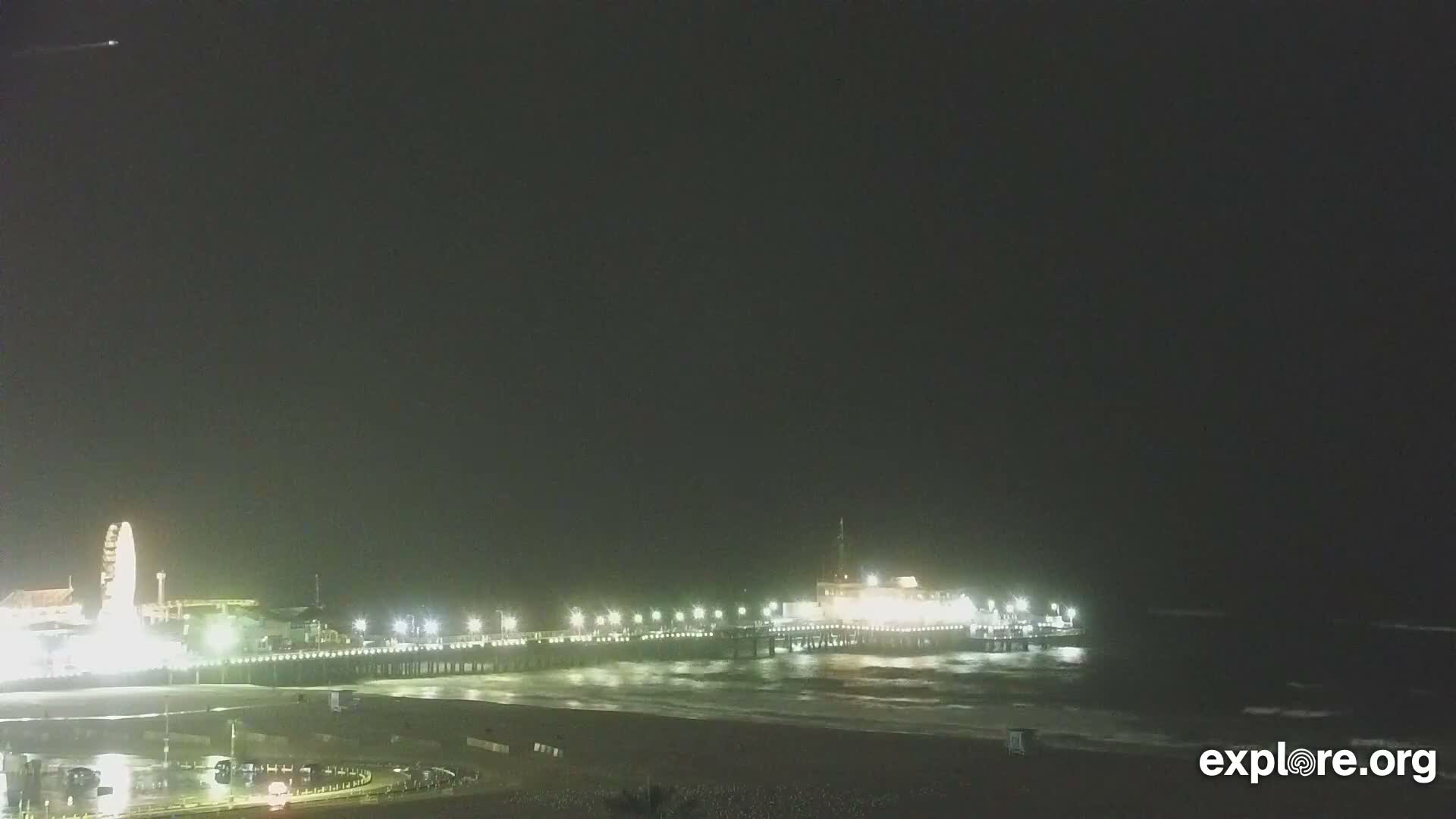 Santa Monica Beach & Pasific Palisades View Live Cam - Santa Monica, Los Angeles, California, USA