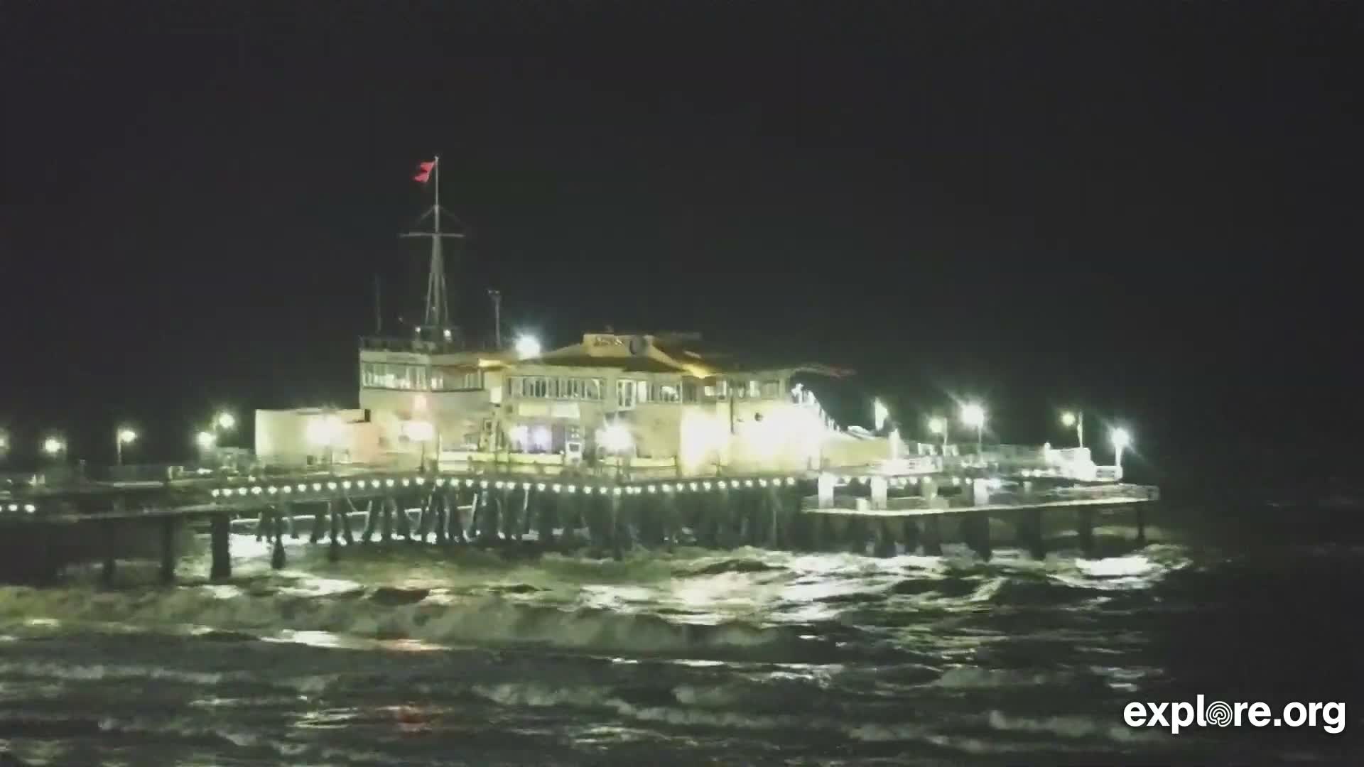 Santa Monica Beach & Pasific Palisades View Live Cam - Santa Monica, Los Angeles, California, USA