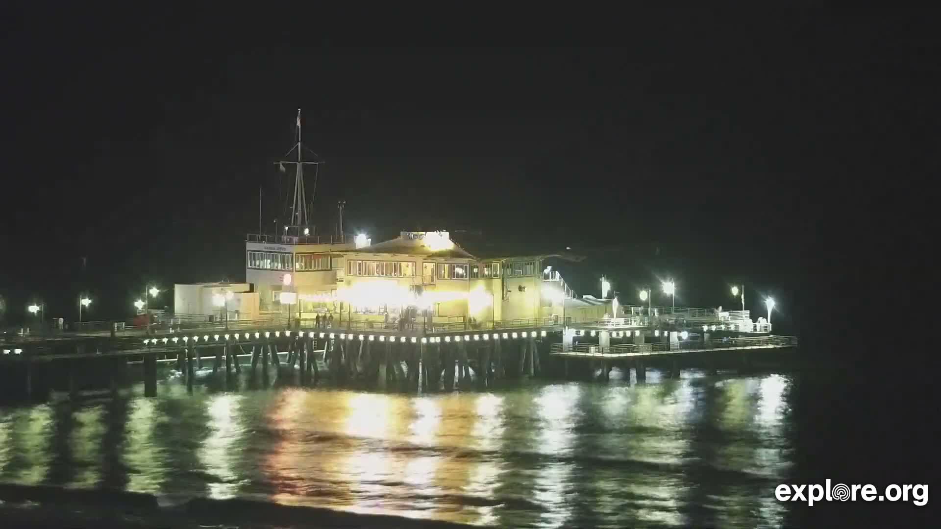 Santa Monica Beach & Pasific Palisades View Live Cam - Santa Monica, Los Angeles, California, USA