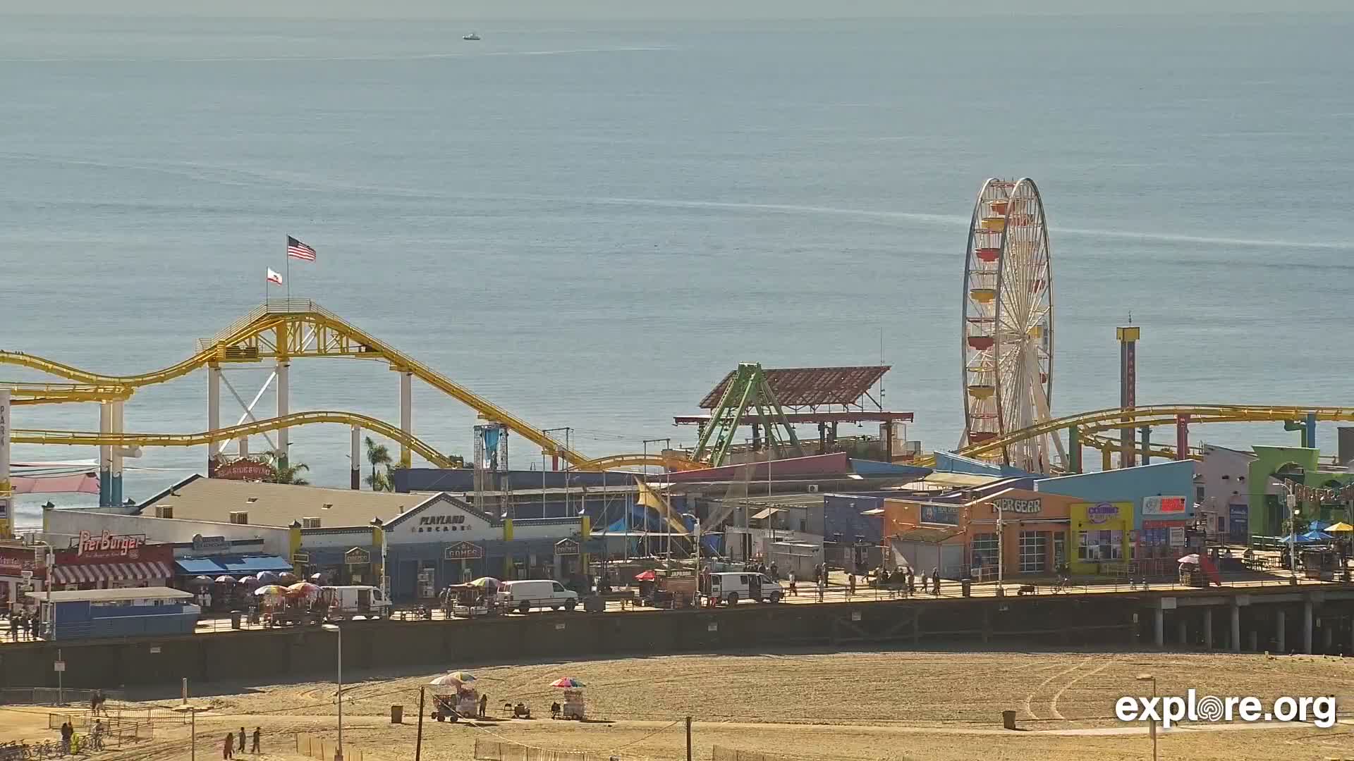 Santa Monica Beach & Pasific Palisades View Live Cam - Santa Monica, Los Angeles, California, USA