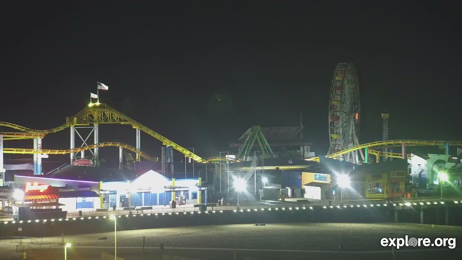 Santa Monica Beach & Pasific Palisades View Live Cam - Santa Monica, Los Angeles, California, USA