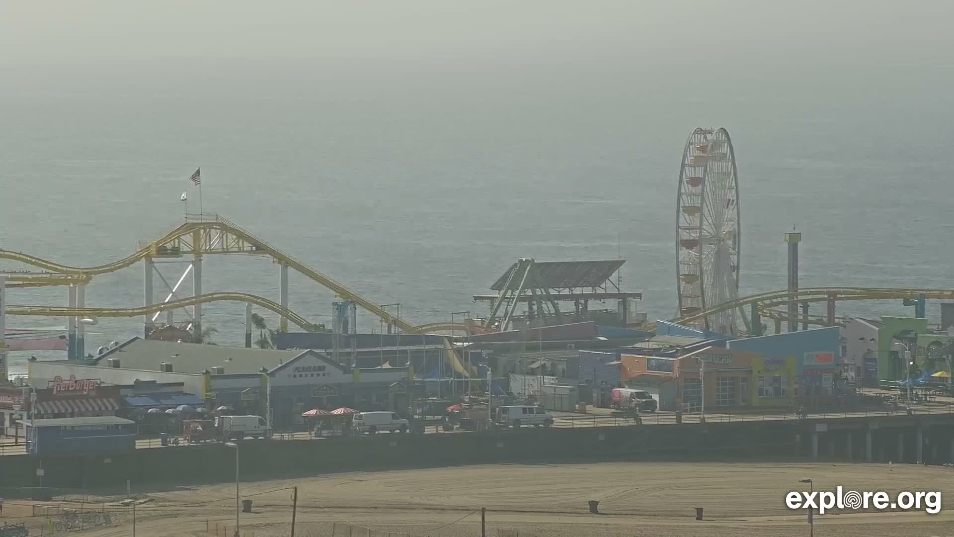Santa Monica Beach & Pasific Palisades View Live Cam - Santa Monica, Los Angeles, California, USA