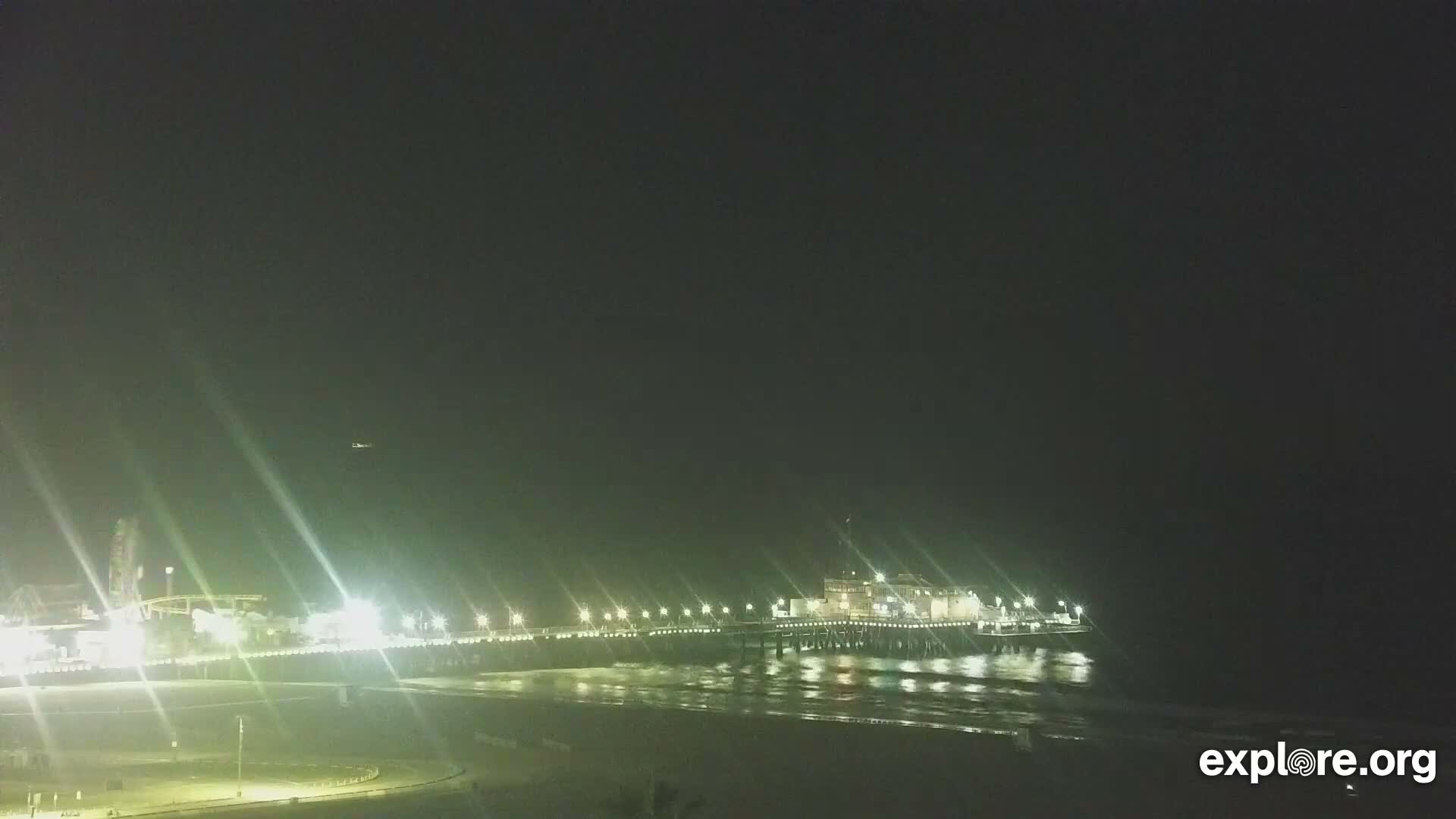 Santa Monica Beach & Pasific Palisades View Live Cam - Santa Monica, Los Angeles, California, USA