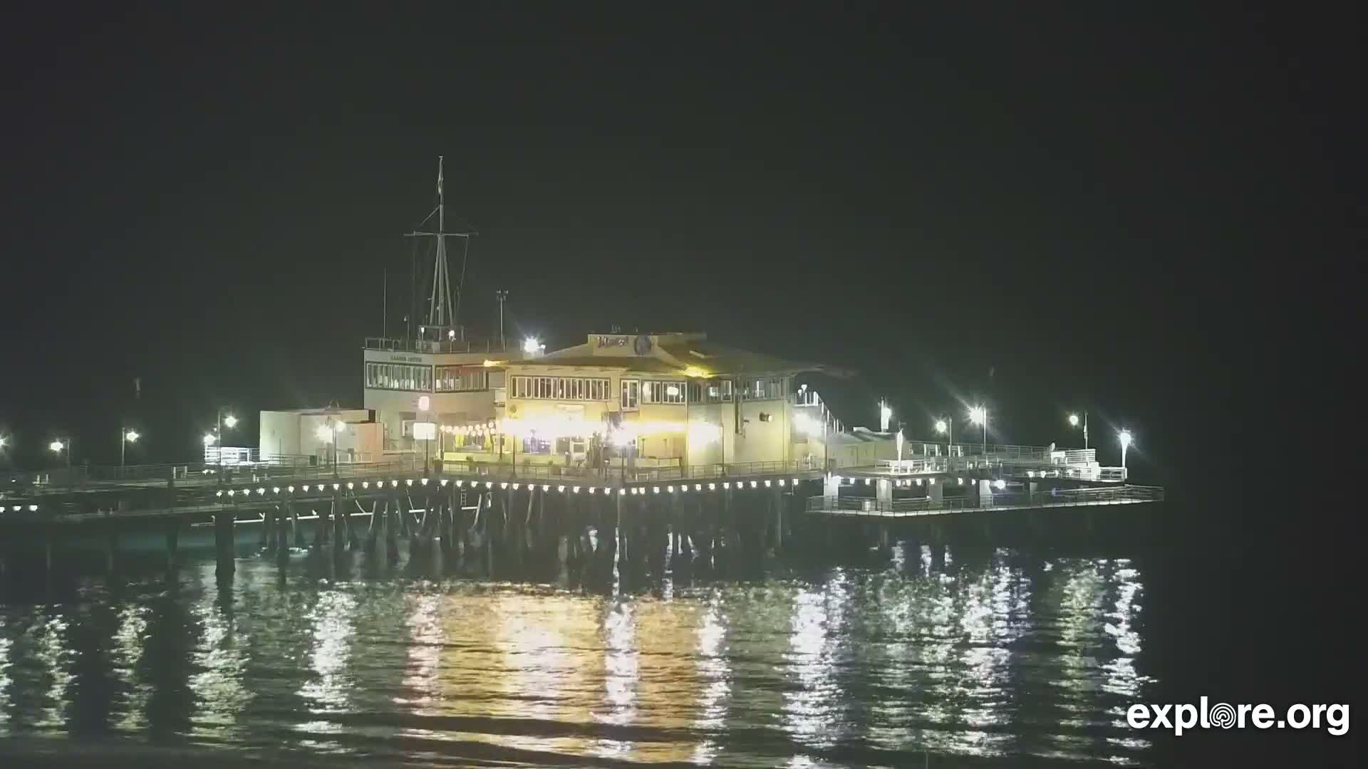 Santa Monica Beach & Pasific Palisades View Live Cam - Santa Monica, Los Angeles, California, USA