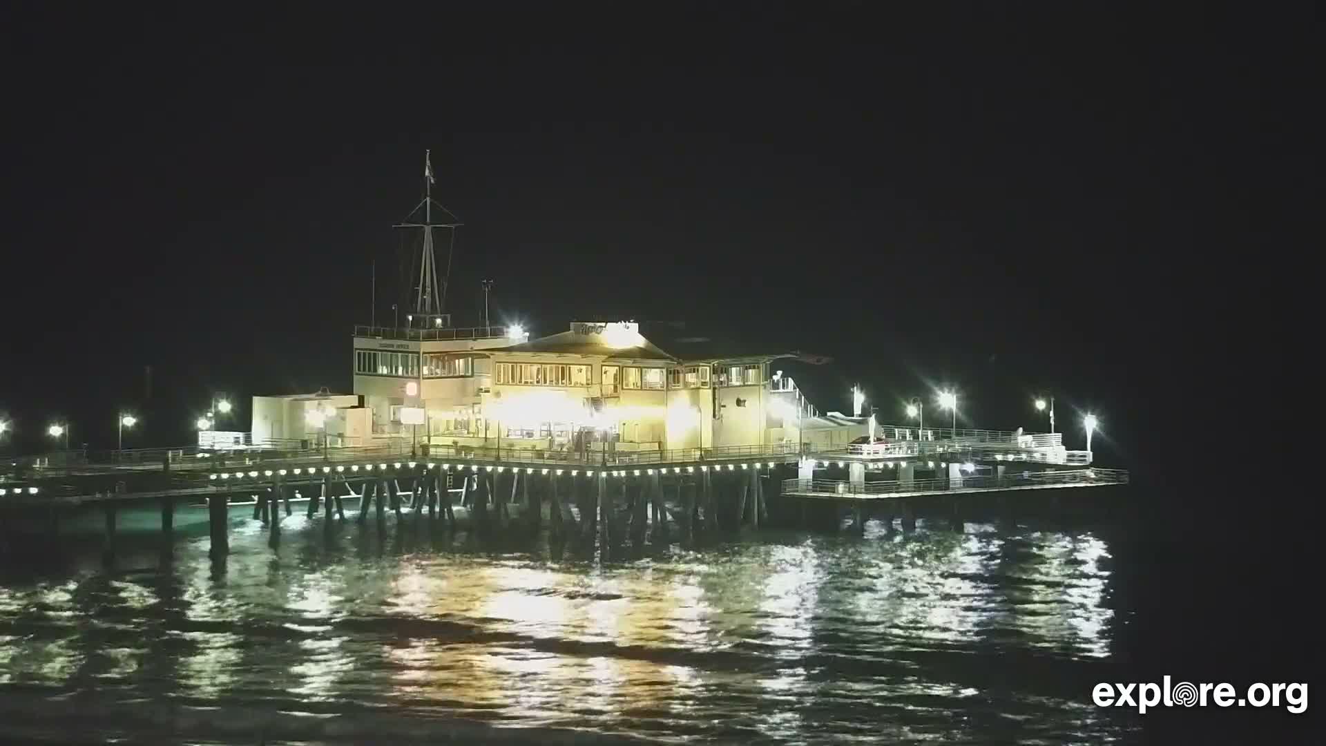 Santa Monica Beach & Pasific Palisades View Live Cam - Santa Monica, Los Angeles, California, USA