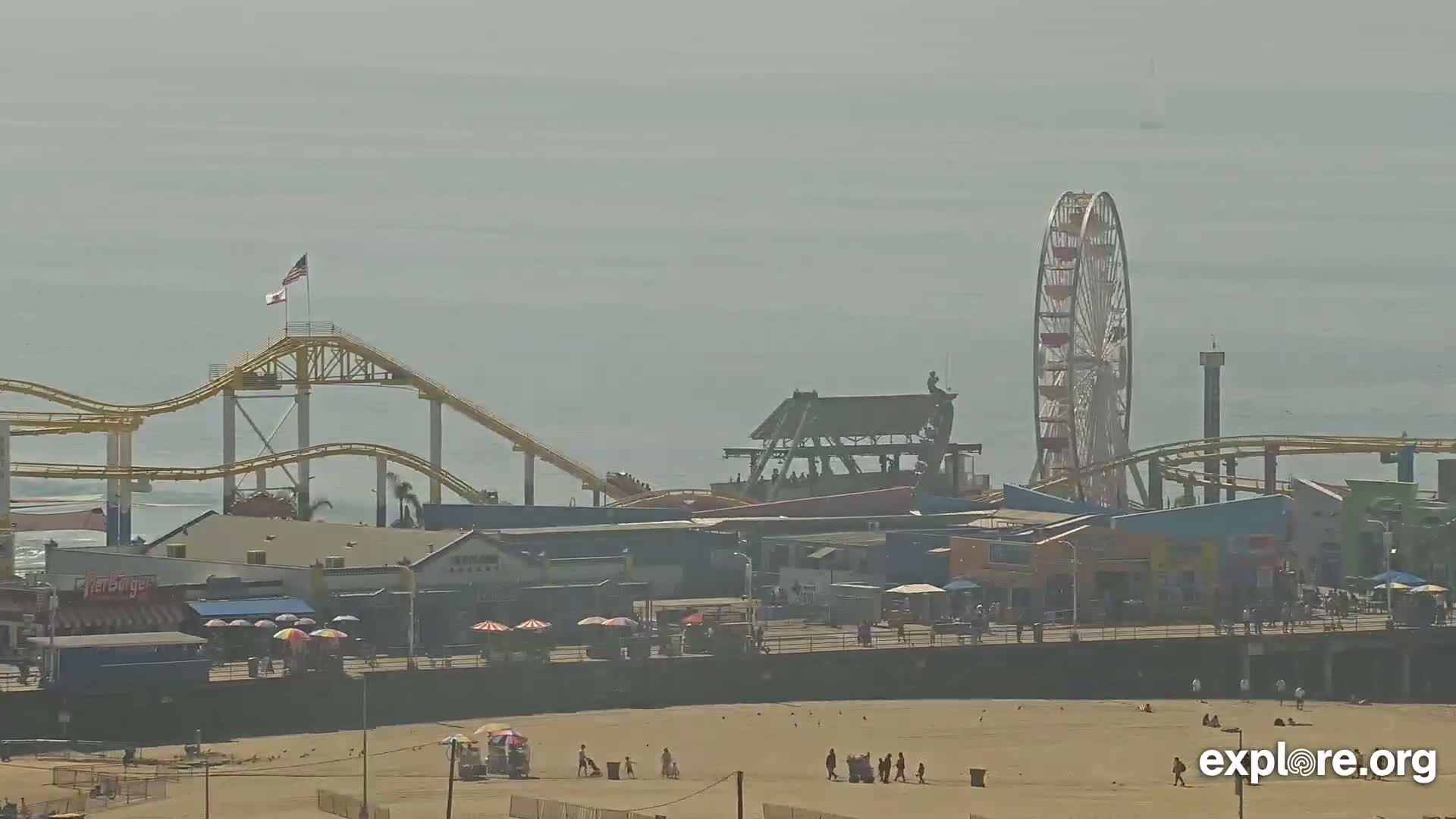 Santa Monica Beach & Pasific Palisades View Live Cam - Santa Monica, Los Angeles, California, USA