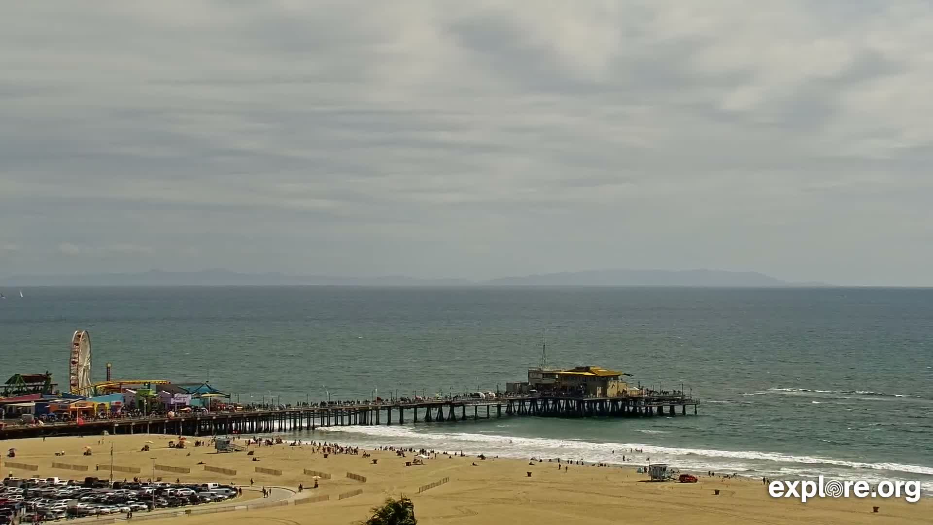 Santa Monica Beach & Pasific Palisades View Live Cam - Santa Monica, Los Angeles, California, USA