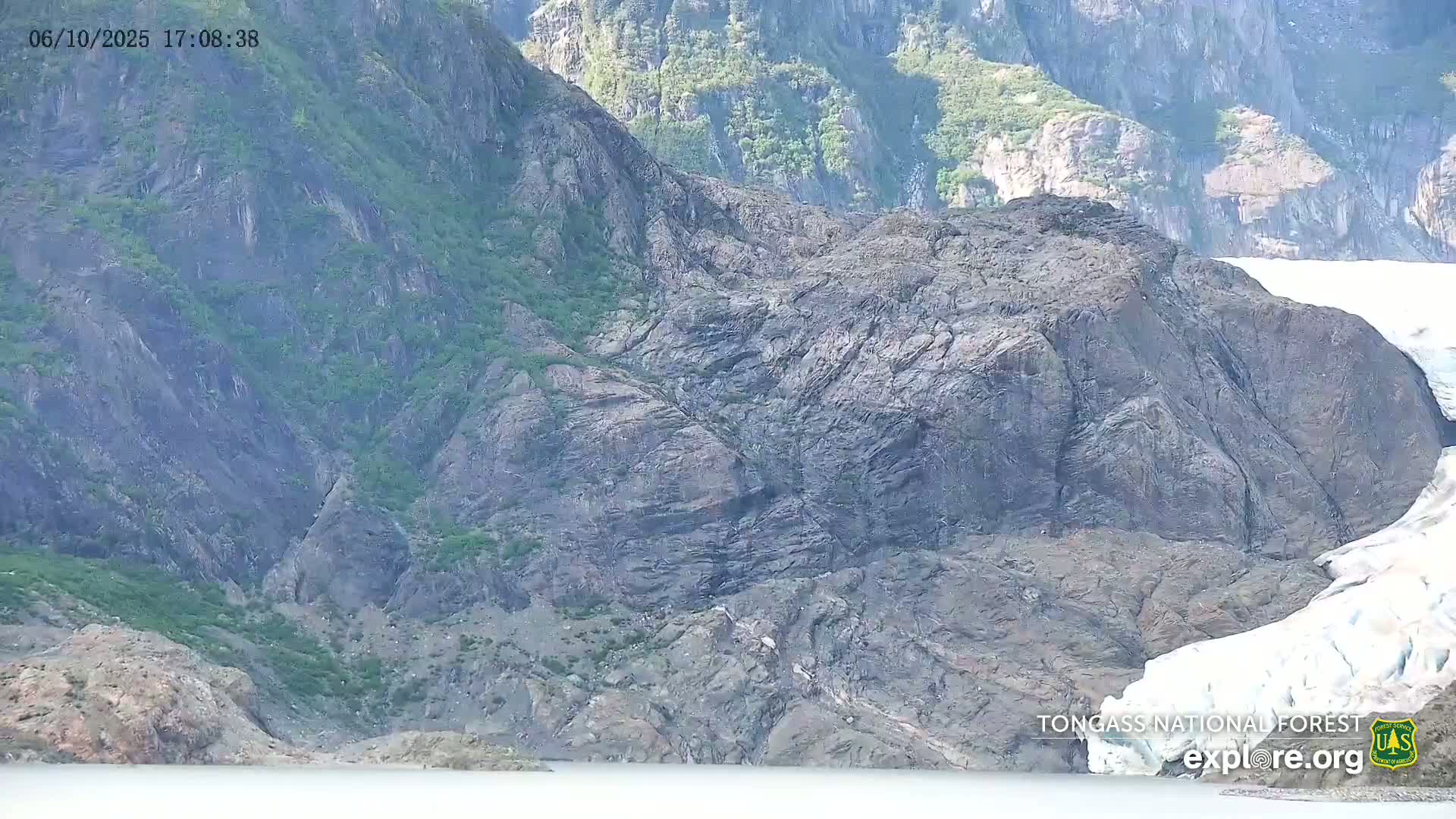 Mendenhall Glacier , Lake & Mountain Live Cam - Mendenhall Valley, Juneau, Alaska, USA