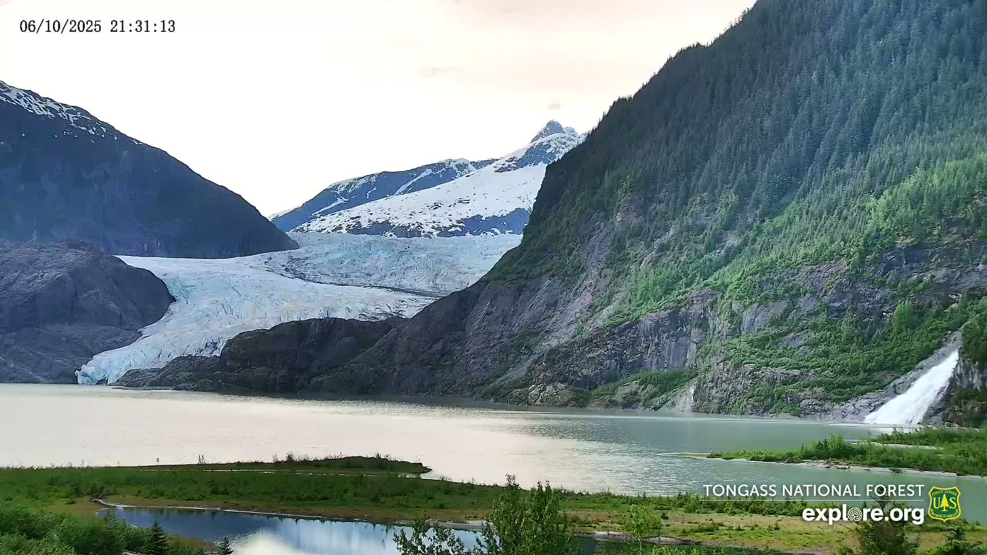 Mendenhall Glacier , Lake & Mountain Live Cam - Mendenhall Valley, Juneau, Alaska, USA