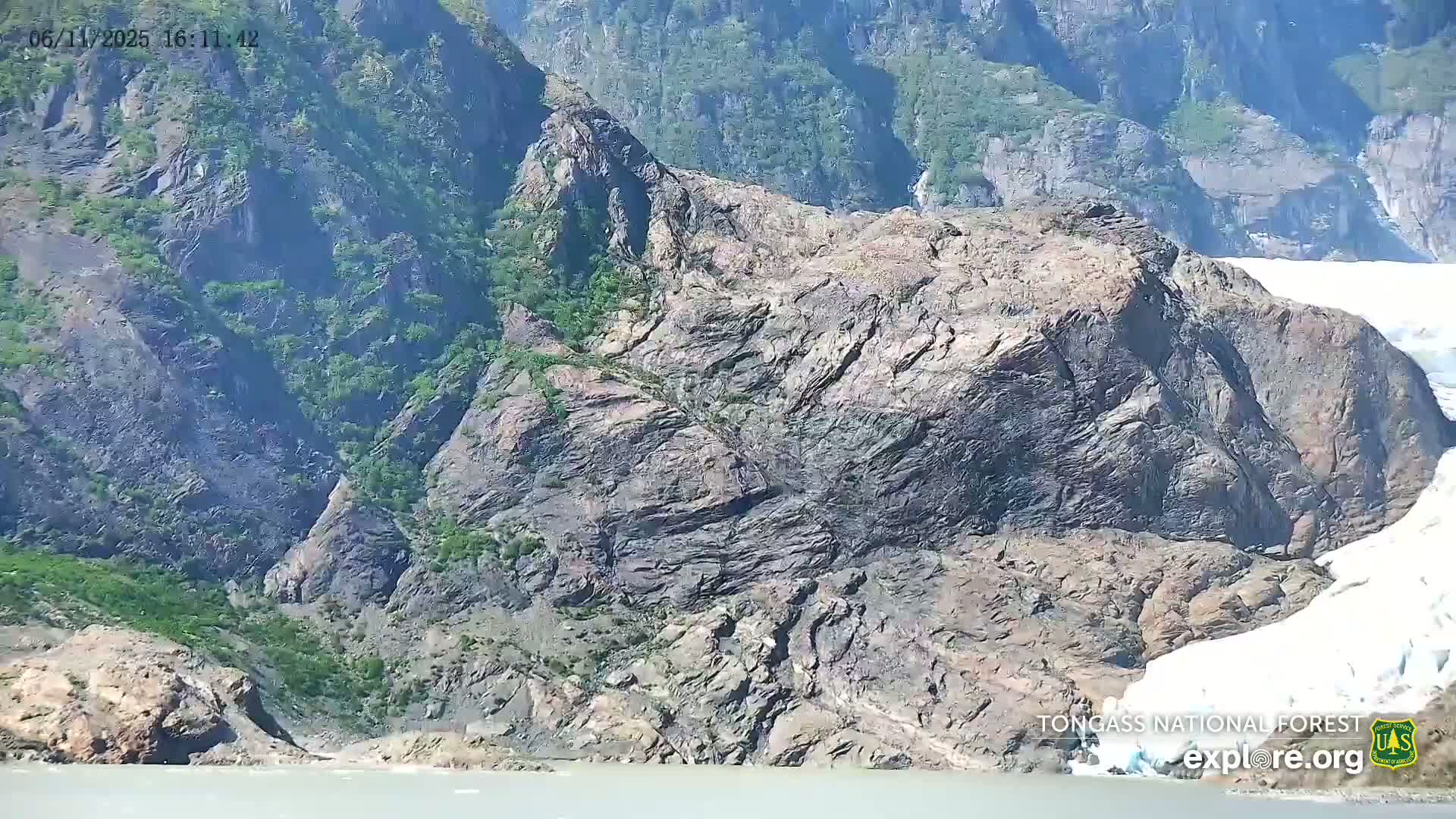 Mendenhall Glacier , Lake & Mountain Live Cam - Mendenhall Valley, Juneau, Alaska, USA